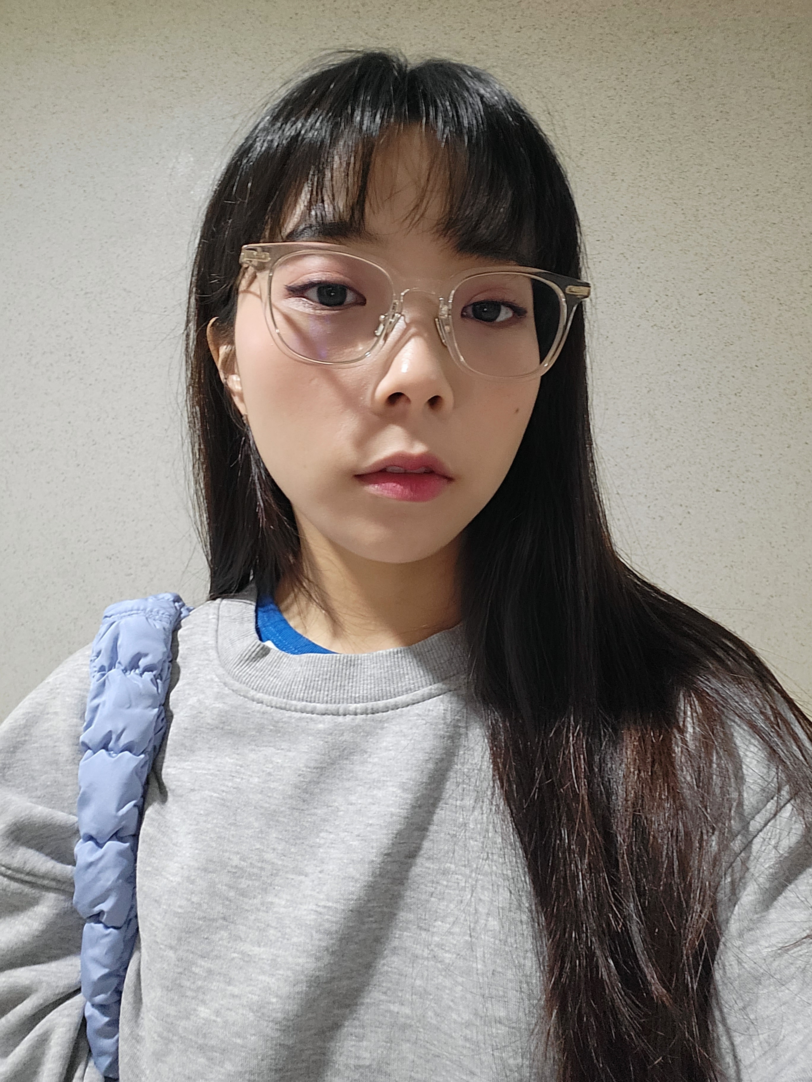 COS Quilted Mini Bag Light Blue 착용 스타일 - 1