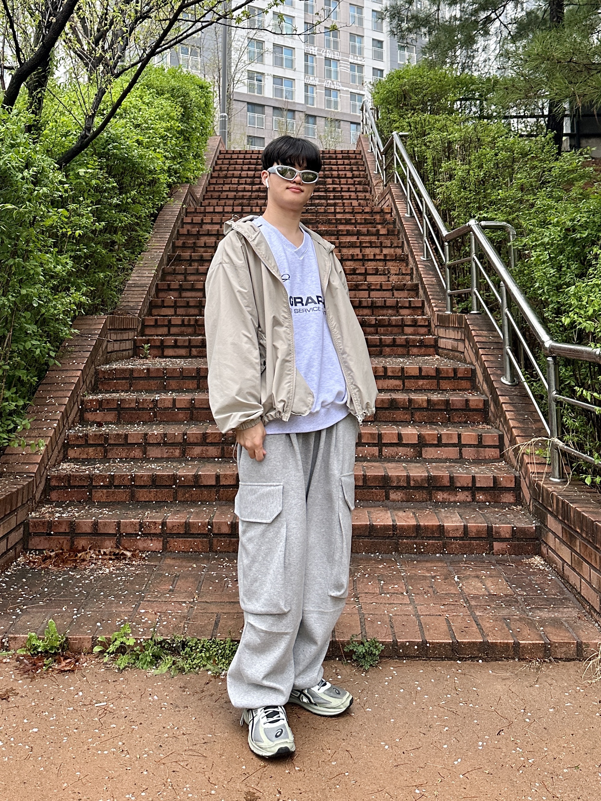 Asics Jog 100 S Sheet Rock - 2E Wide 착용 스타일 - 1