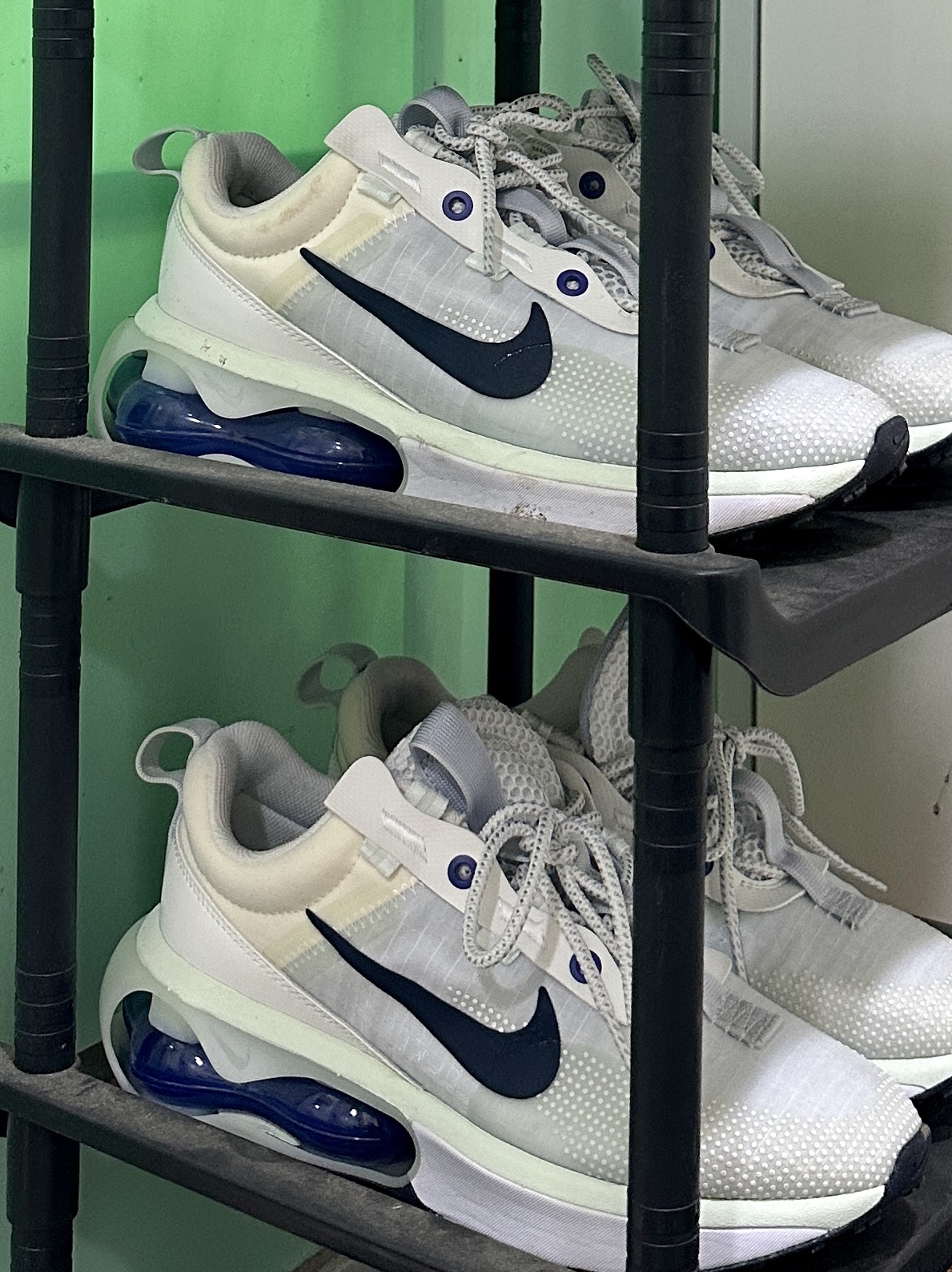 (W) Nike Air Max 2021 Obsidian Ghost 착용 스타일 - 2