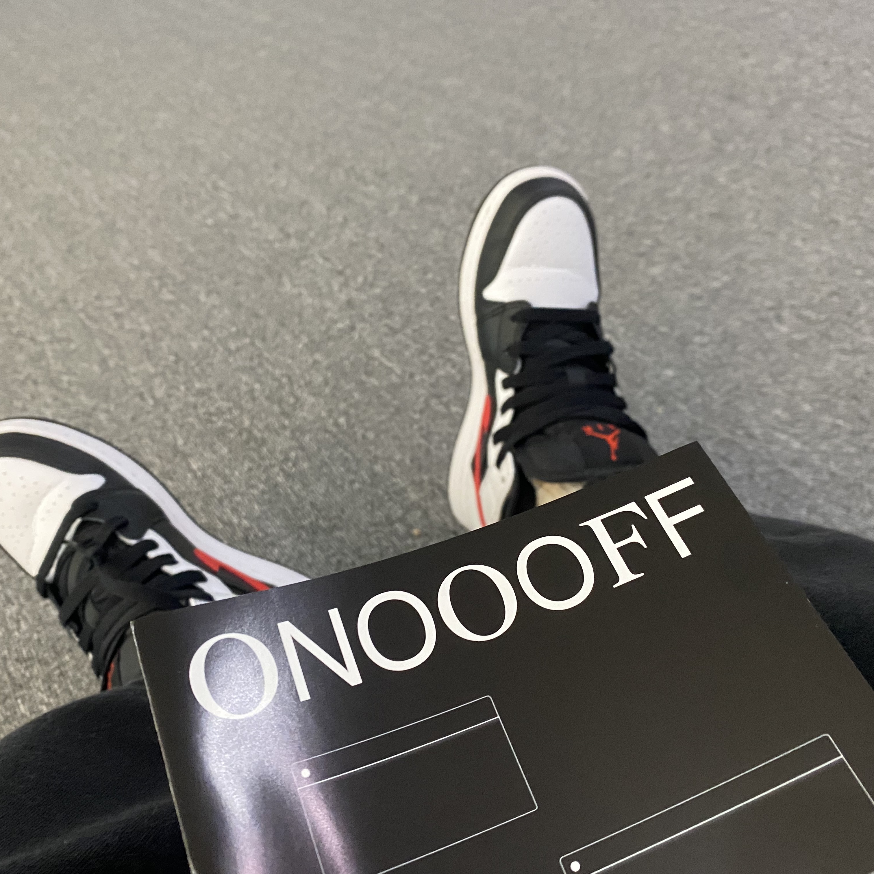 (GS) Jordan 1 Retro High OG Black Mocha 착용 스타일