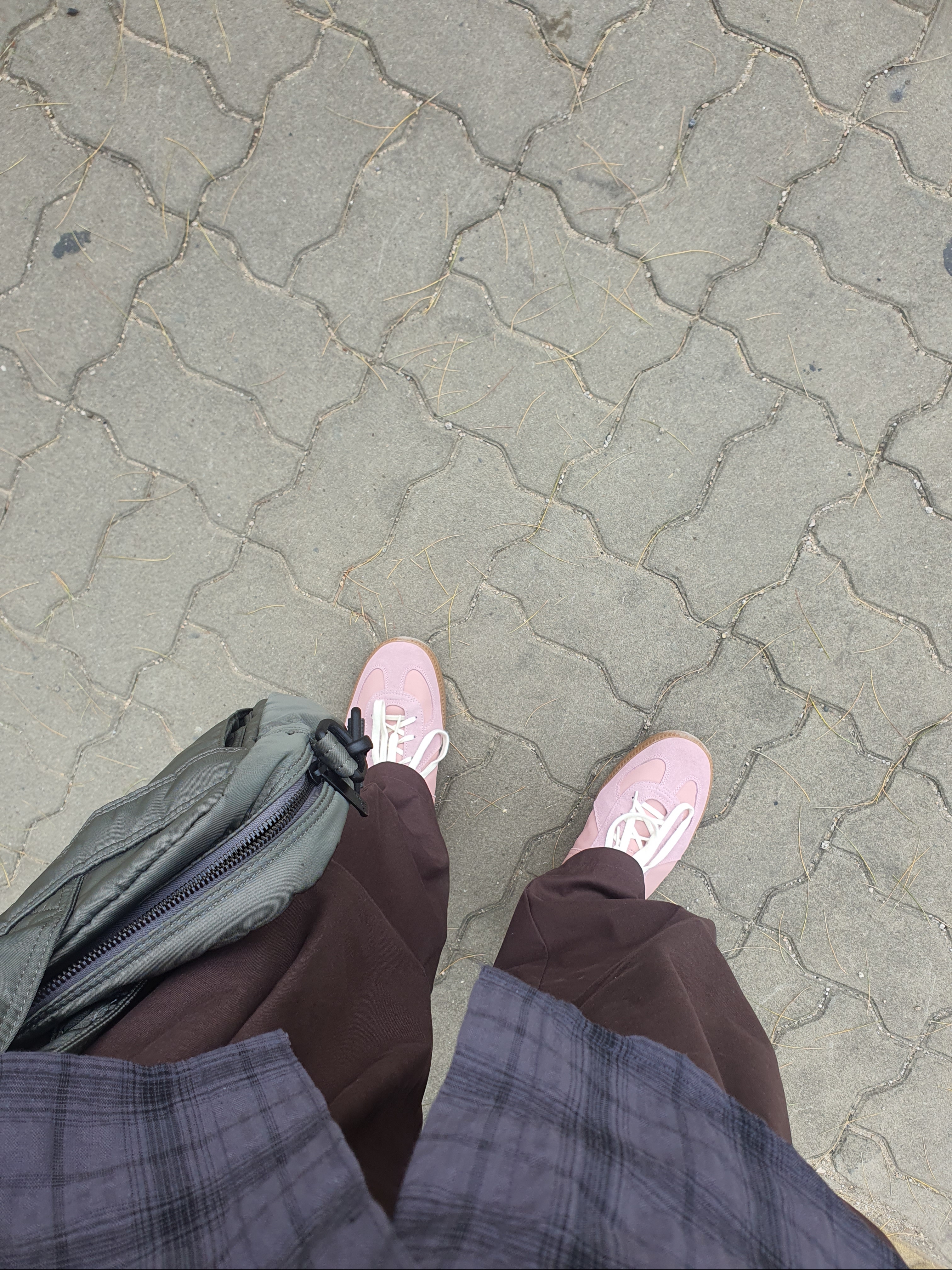 Reproduction of Found German Military Trainer 1700L Light Pink 착용 스타일