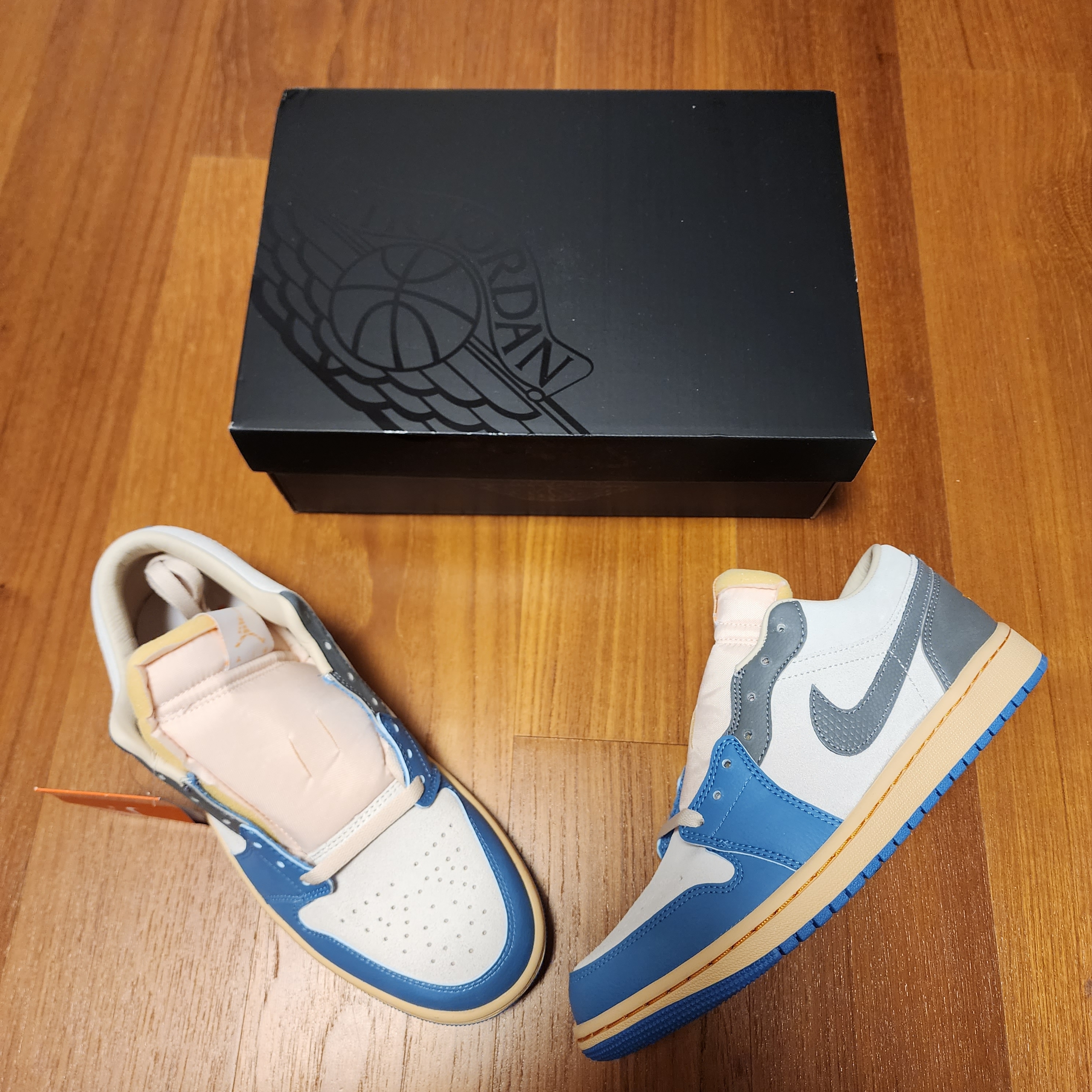 Jordan 1 Low SE Tokyo 96 착용 스타일 - 3