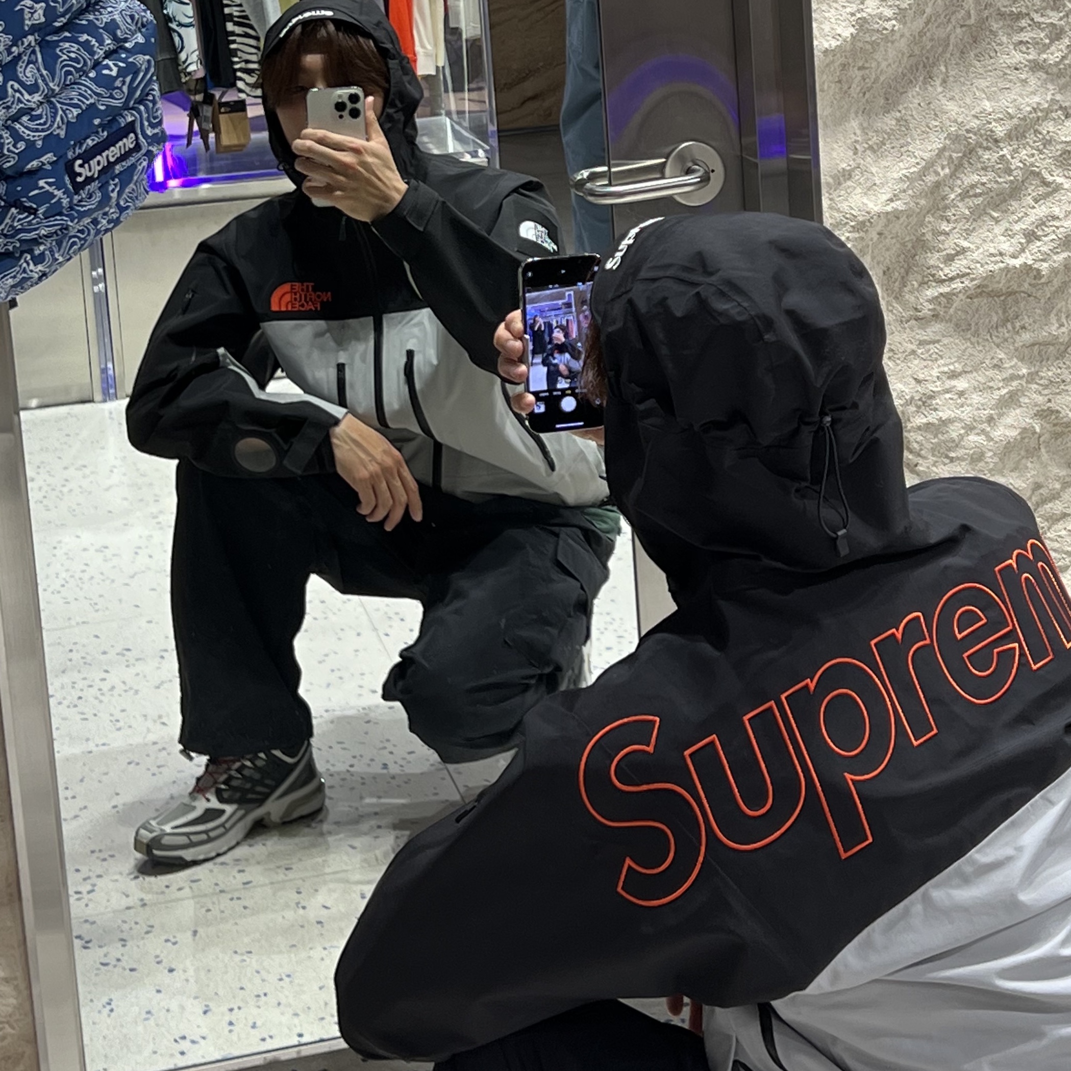 Salomon ACS Pro Beluga Vintage Khaki, Supreme x The North Face Taped Seam Shell Jacket Grey - 22FW 착용 스타일