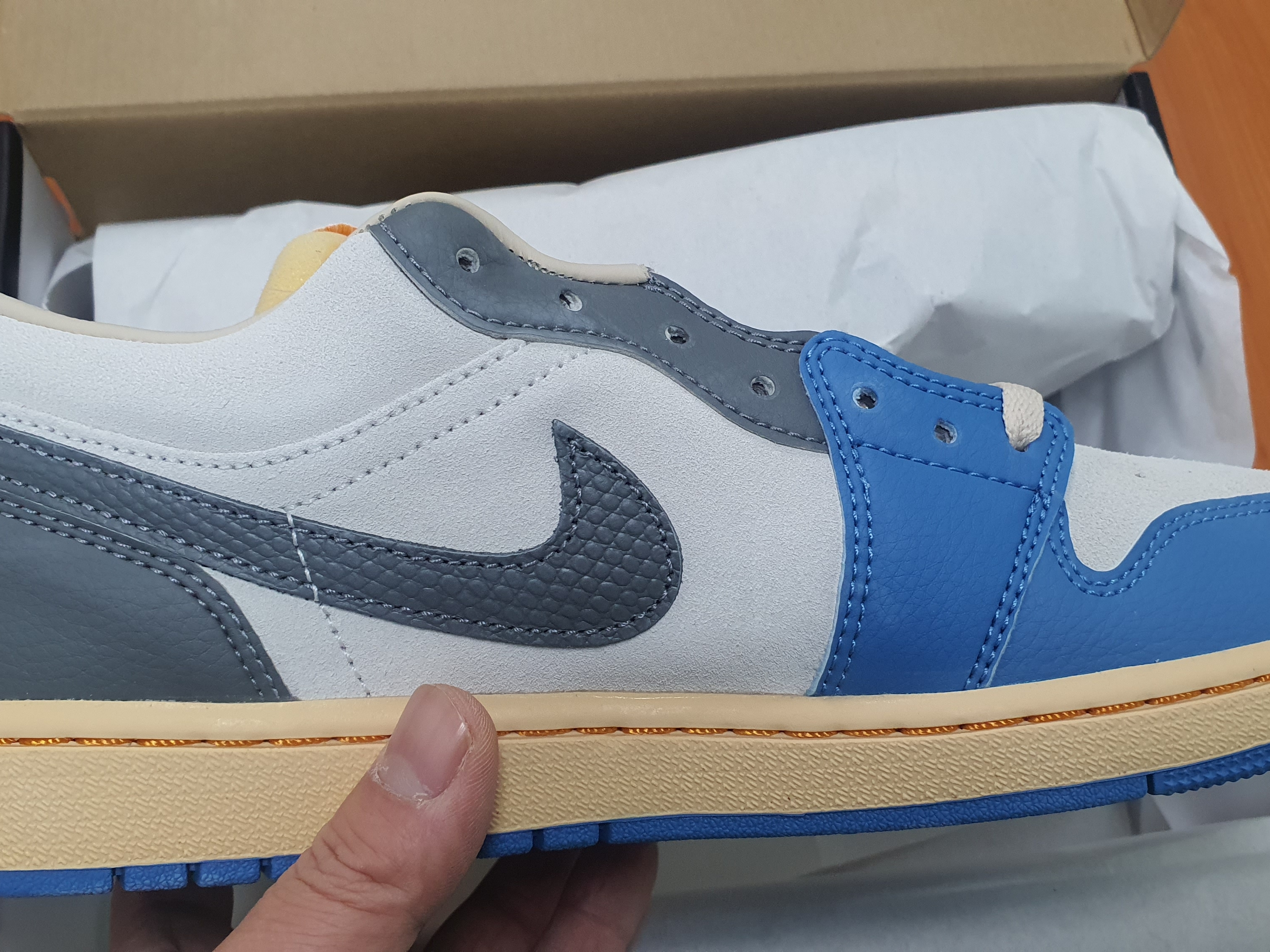 Jordan 1 Low SE Tokyo 96 착용 스타일 - 1