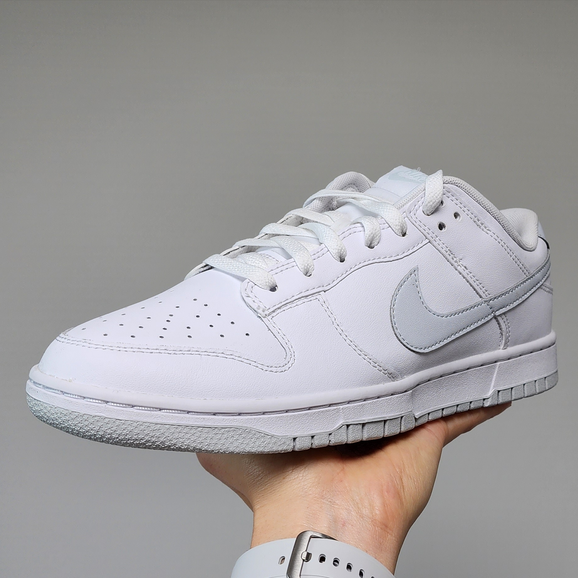 Nike Dunk Low Retro White Pure Platinum 착용 스타일