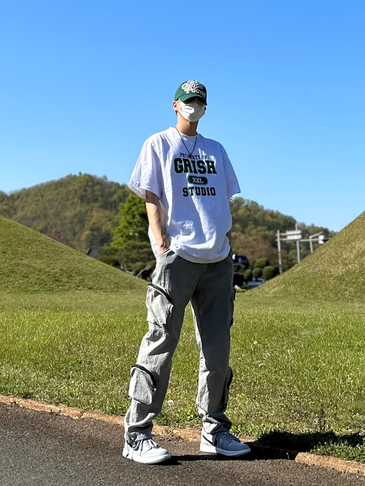 Jordan 1 Low Golf Wolf Grey 착용 스타일 - 1