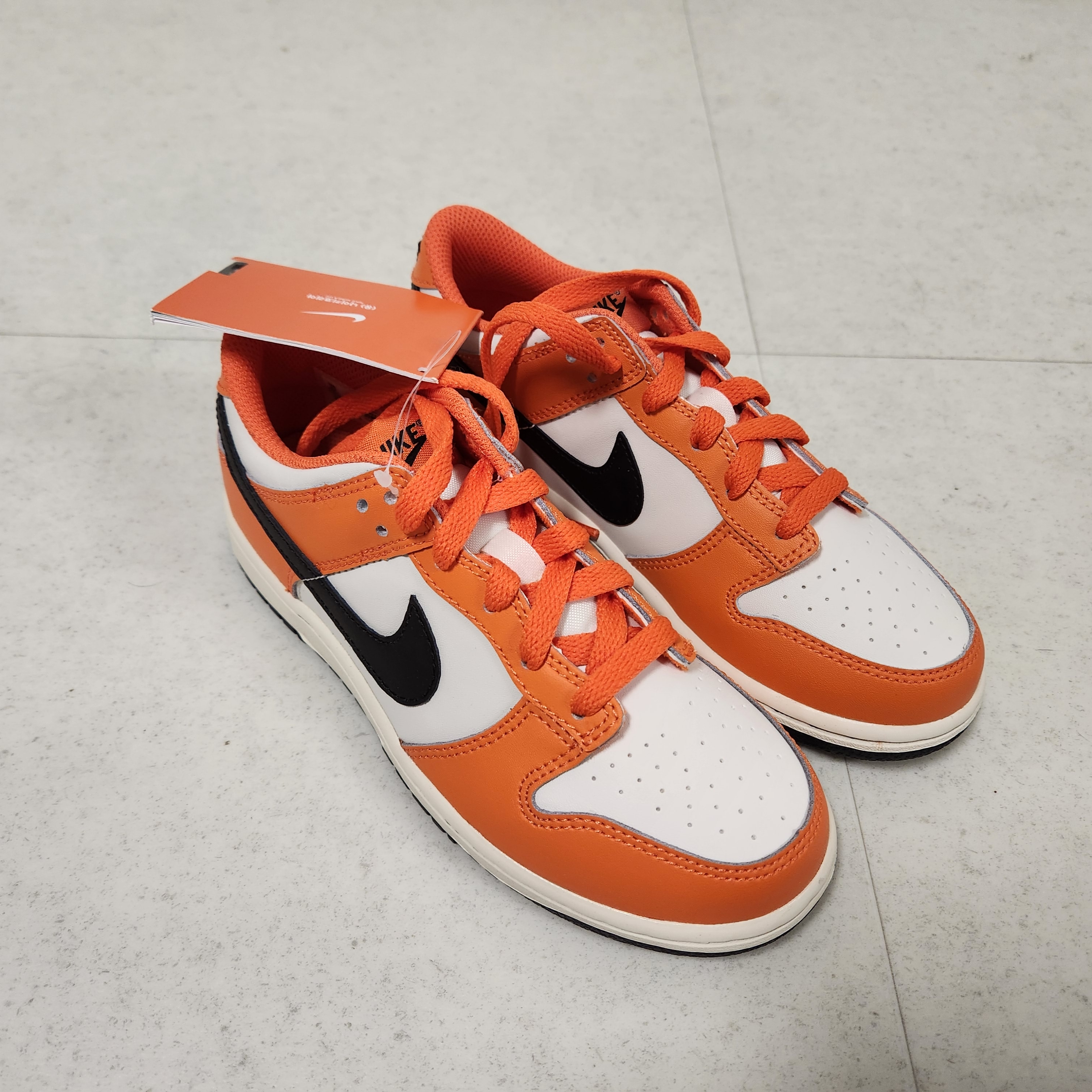 (GS) Nike Dunk Low Safety Orange 착용 스타일 - 2