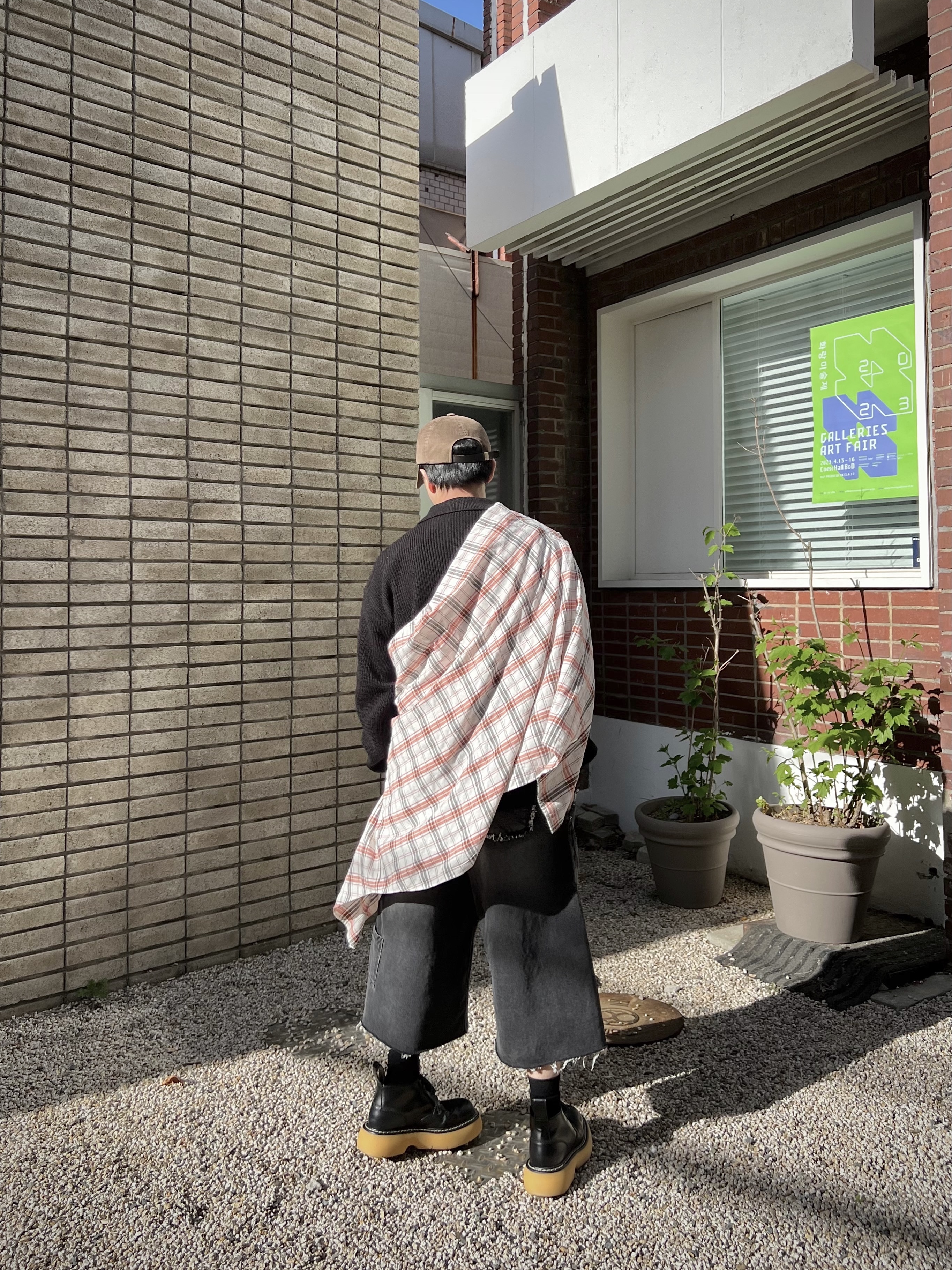 Our Legacy Borrowed BD Shirt Off White Orange Memory Check, (W) Bottega Veneta Bounce Ankle Boots All Spice 착용 스타일 - 5