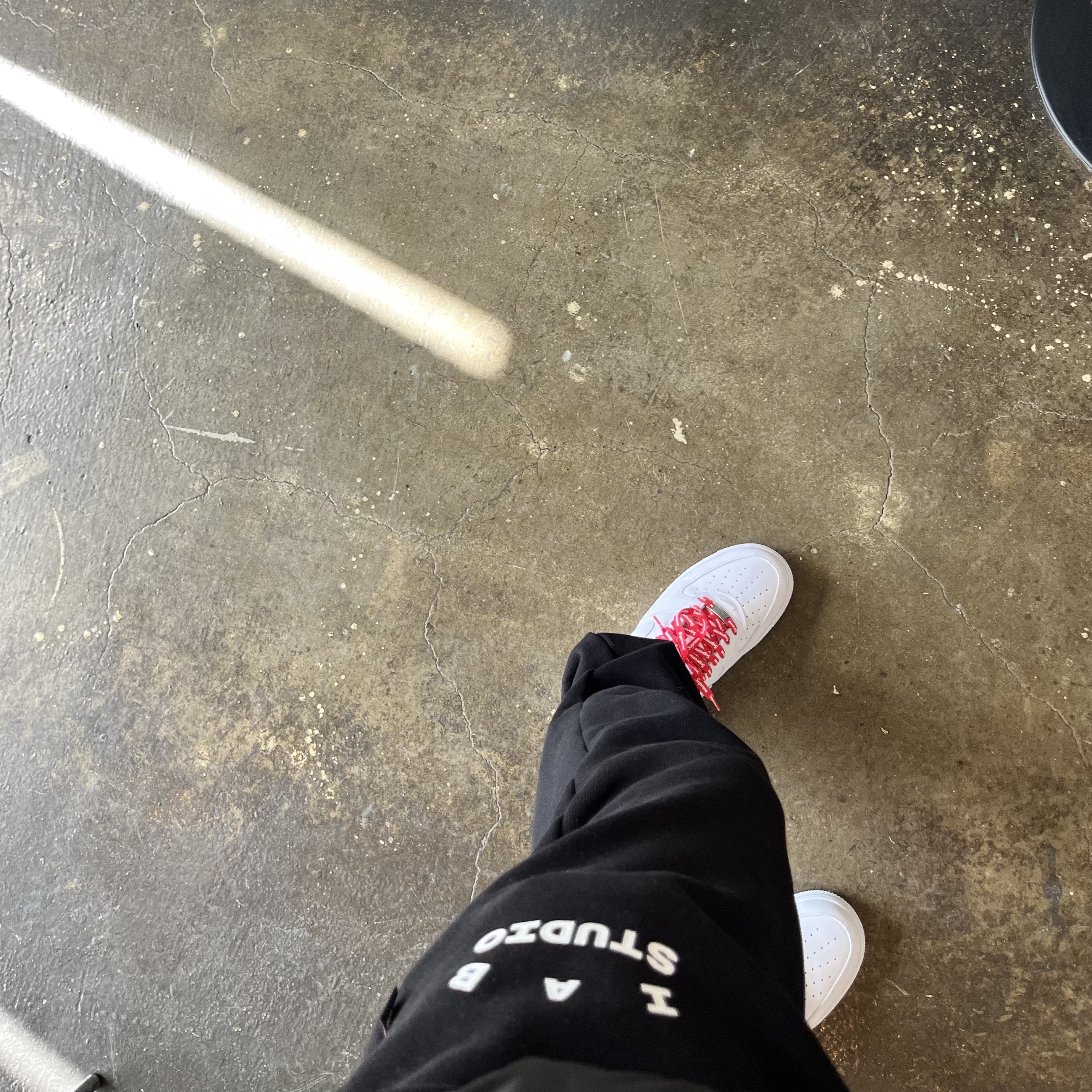 Nike x Supreme Air Force 1 Low White, IAB Studio Sweatpants Black White - 23SS 착용 스타일