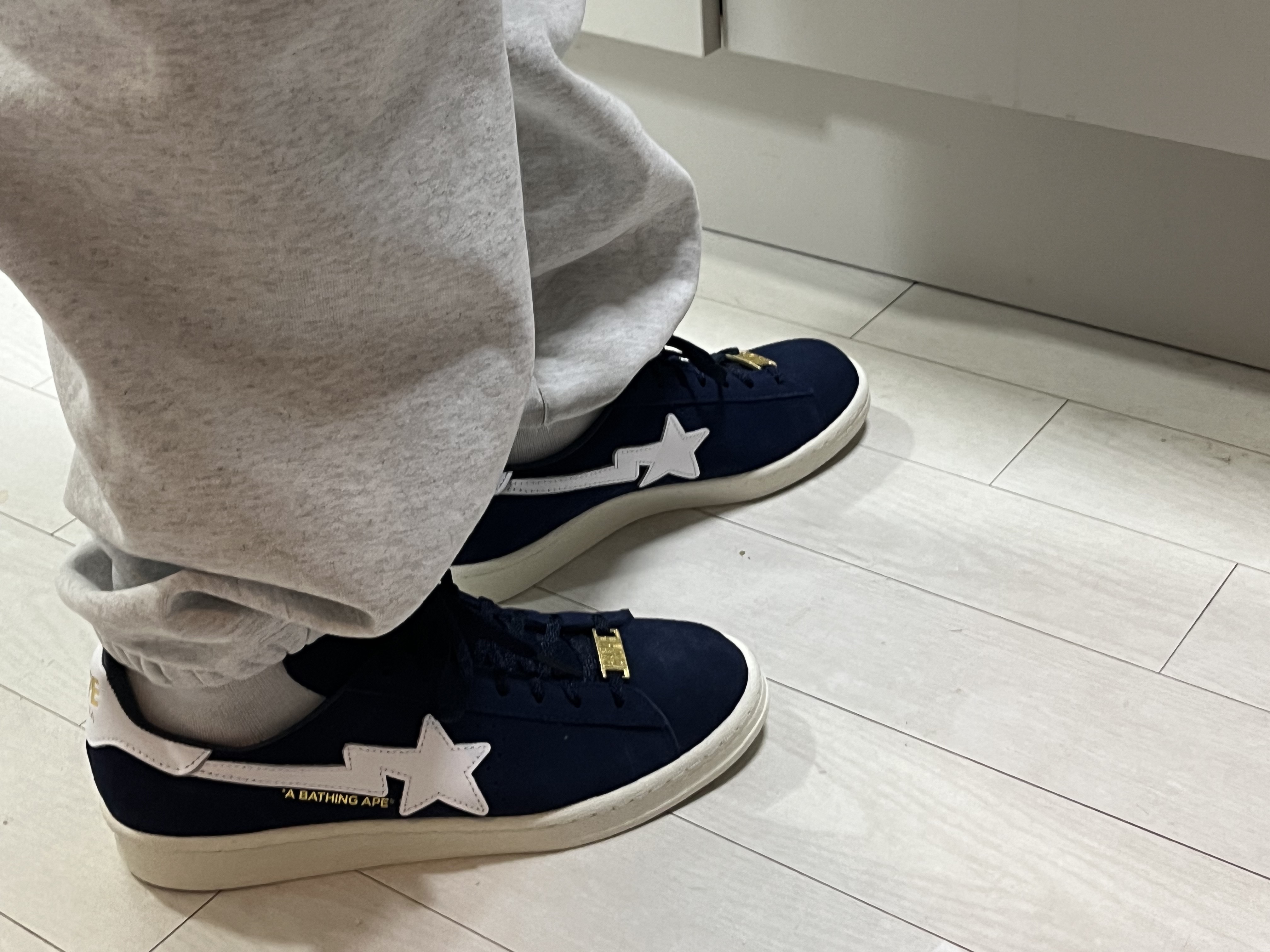 Adidas x BAPE Campus 80s Collegiate Navy 착용 스타일 - 1