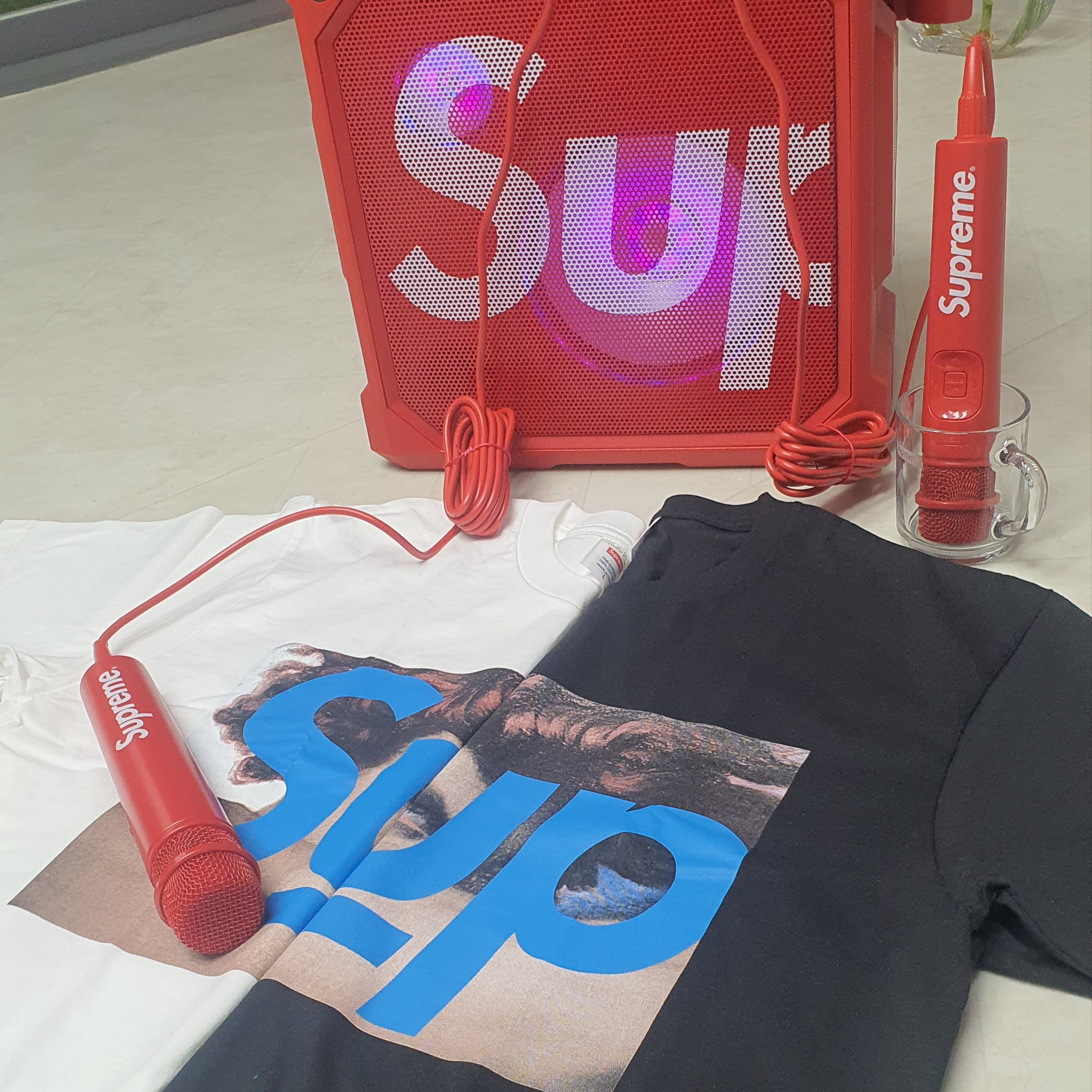 Supreme x Undercover Face T-Shirt Black - 23SS, Supreme x Undercover Face T-Shirt White - 23SS 착용 스타일 - 2