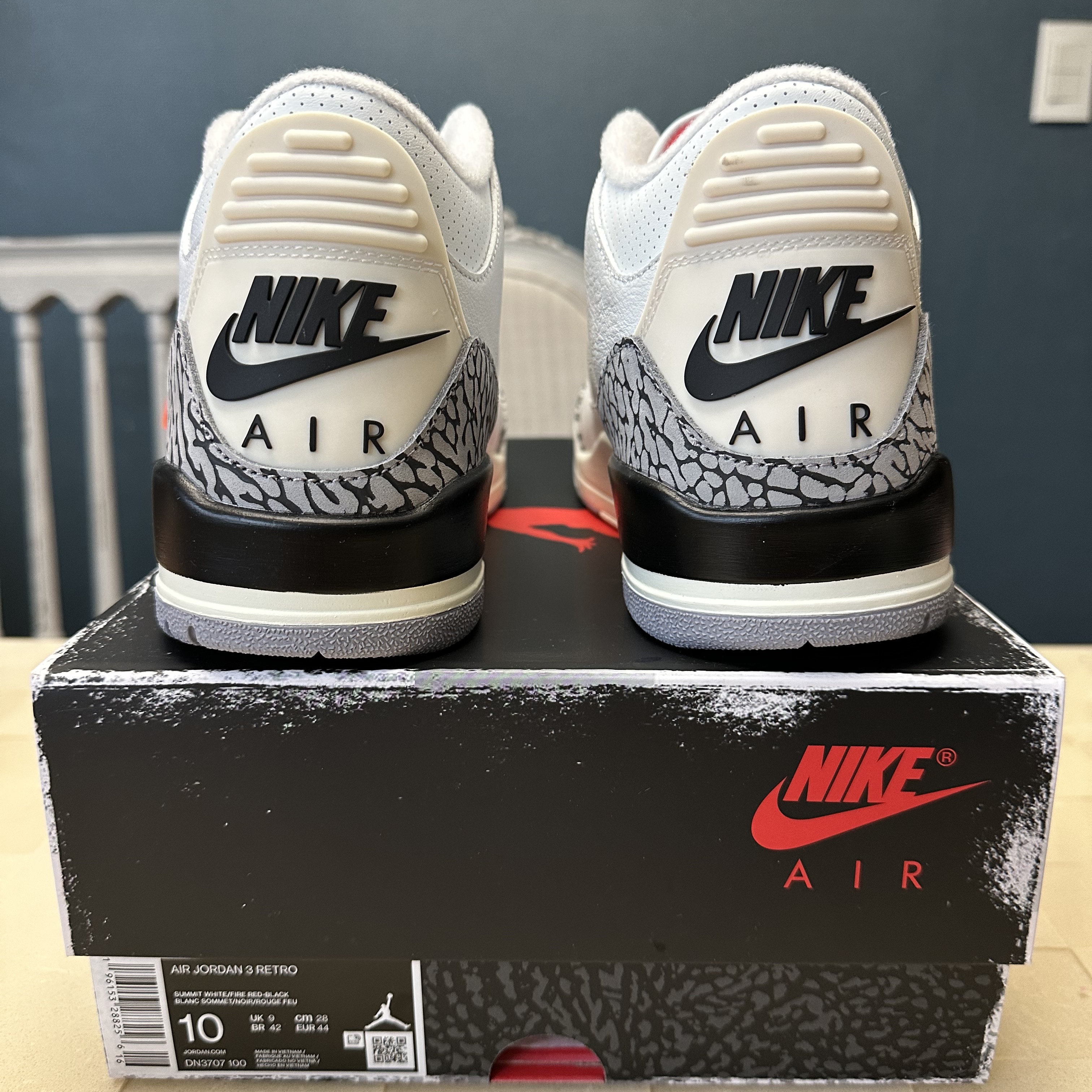 Jordan 3 Retro White Cement Reimagined 착용 스타일 - 3