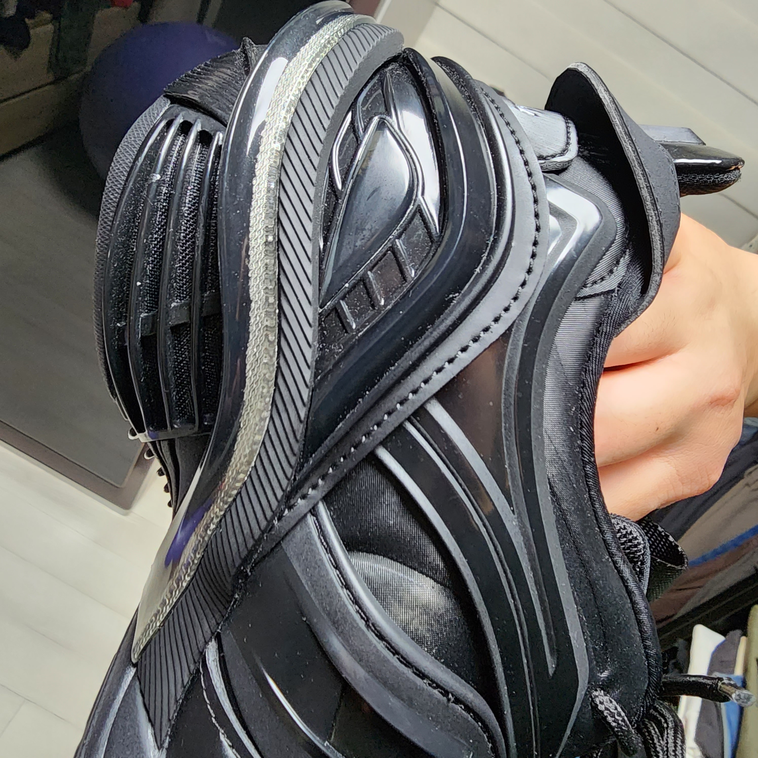 Balenciaga Tyrex Sneakers Black 착용 스타일 - 4