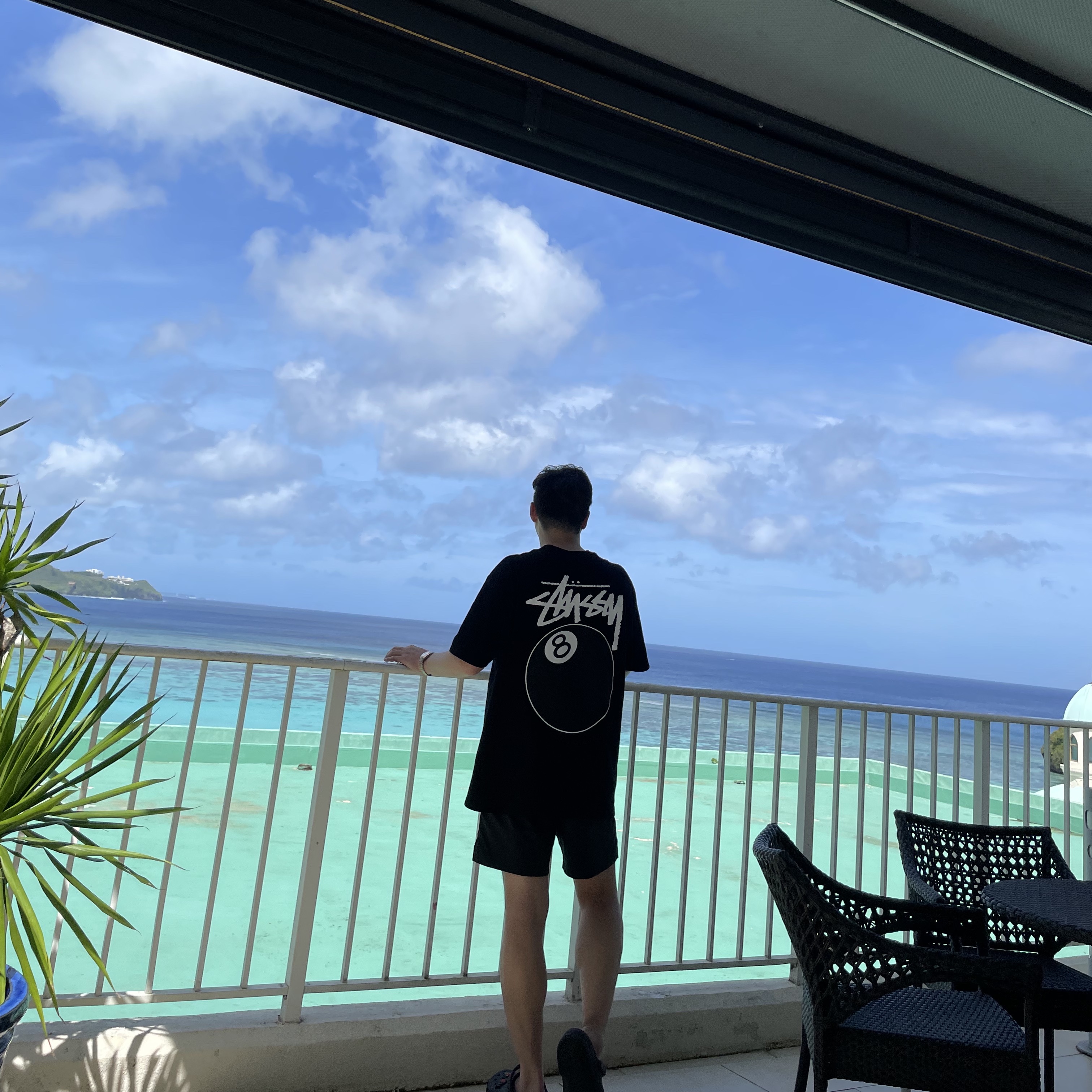 Stussy 8 Ball T-Shirt Black - 22SS, Stone Island B0943 Nylon Metal Swimming Trunk Black - 23SS 착용 스타일