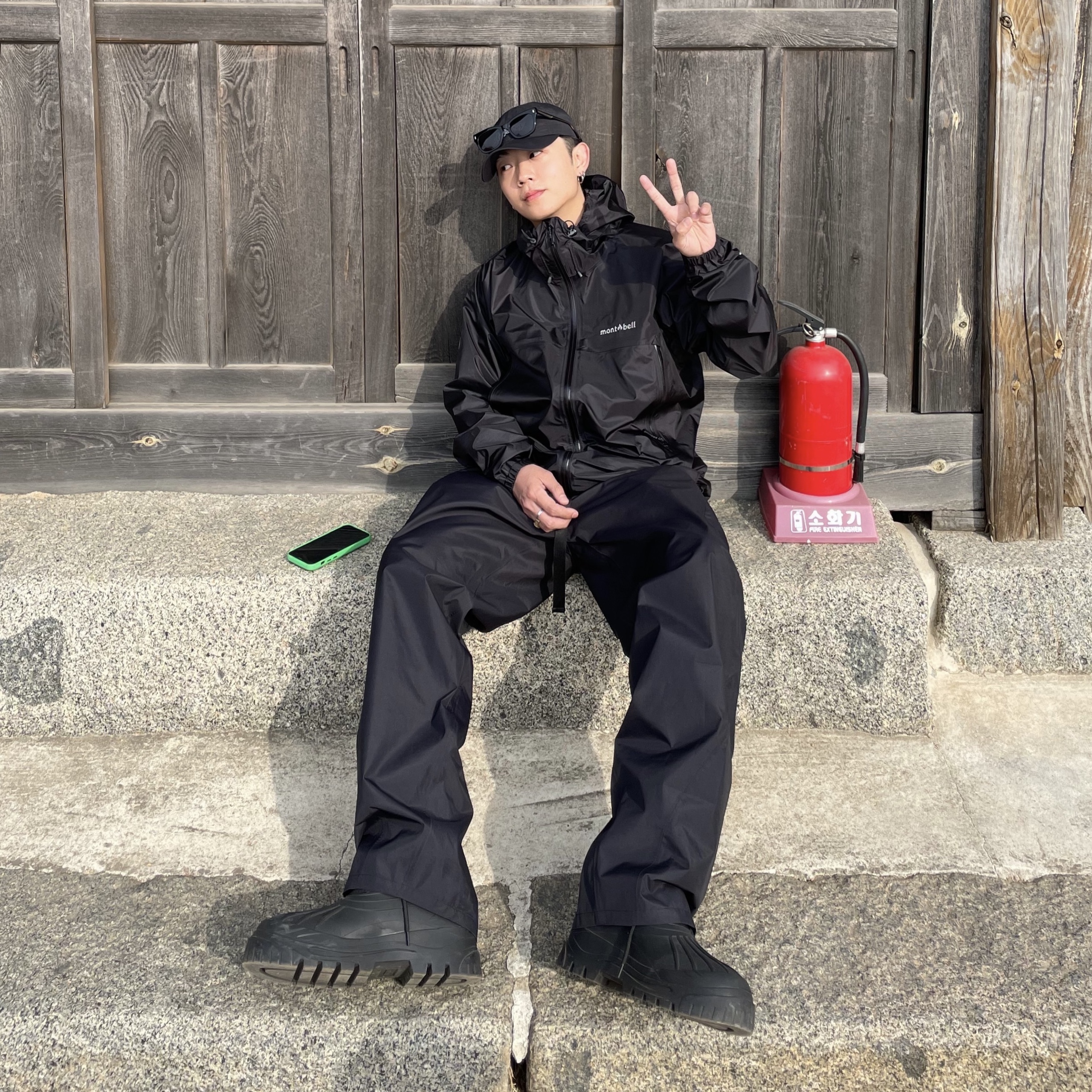 Sansan Gear Windblock Pants Black - 22FW 착용 스타일 - 1