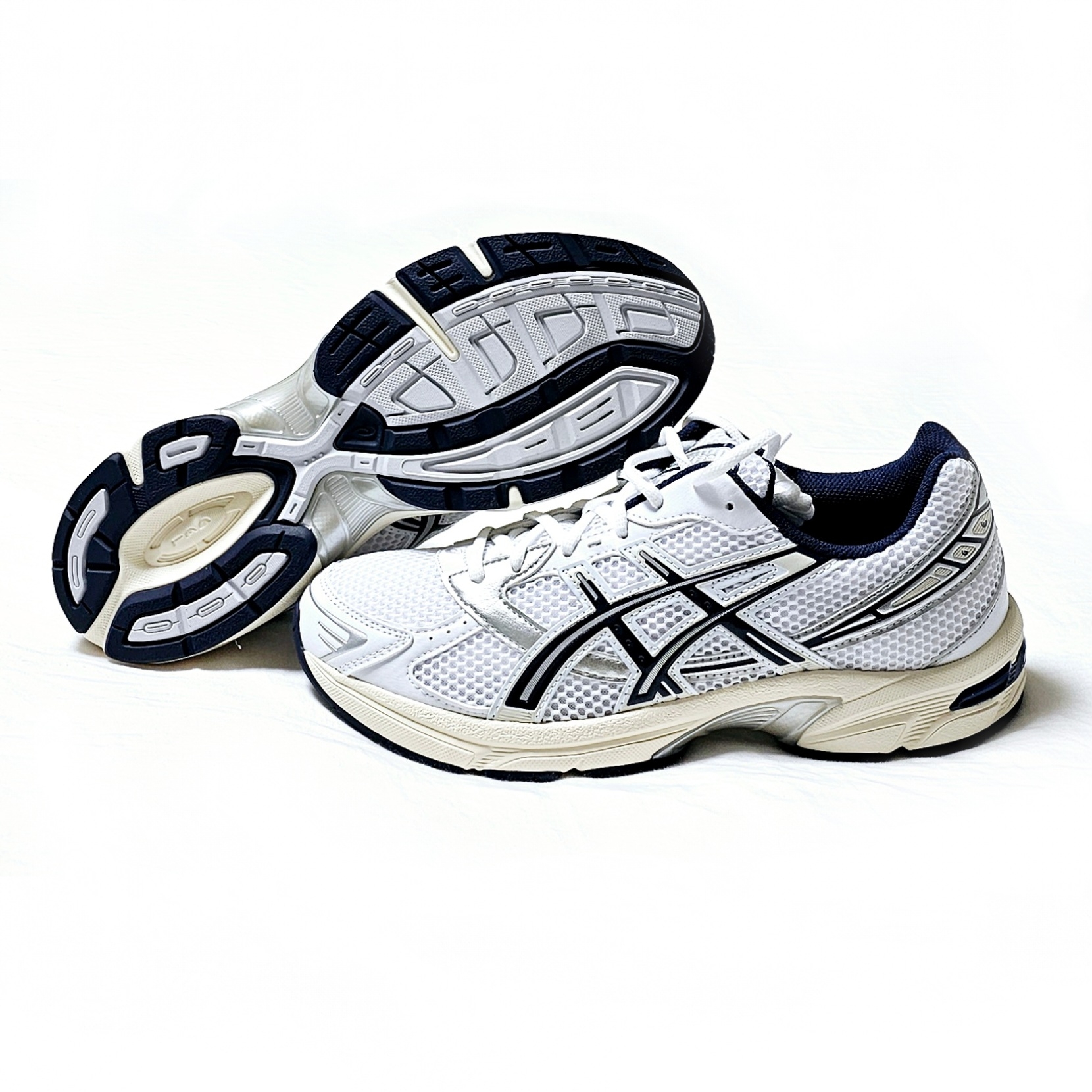 (W) Asics Gel-1130 White Midnight 착용 스타일 - 1