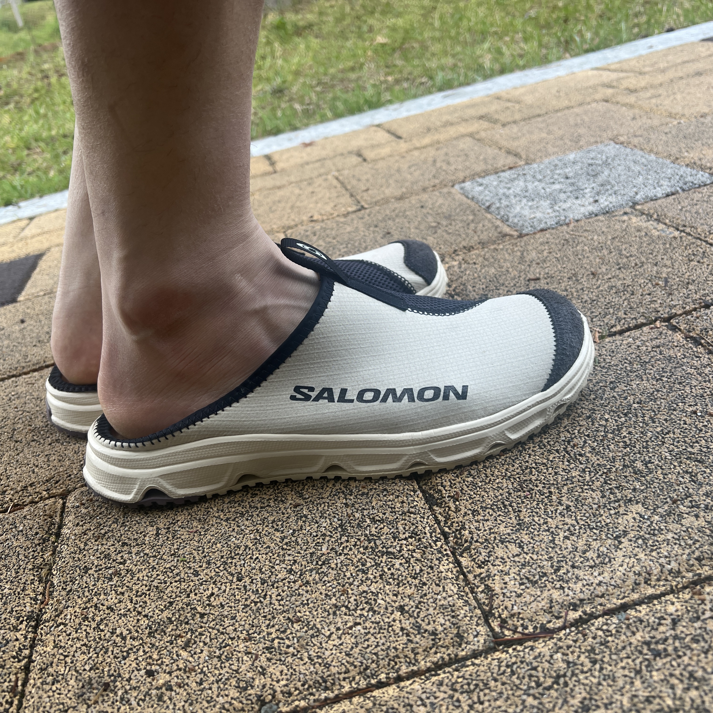 Salomon RX Slide 3.0 Bleached Sand 착용 스타일 - 2