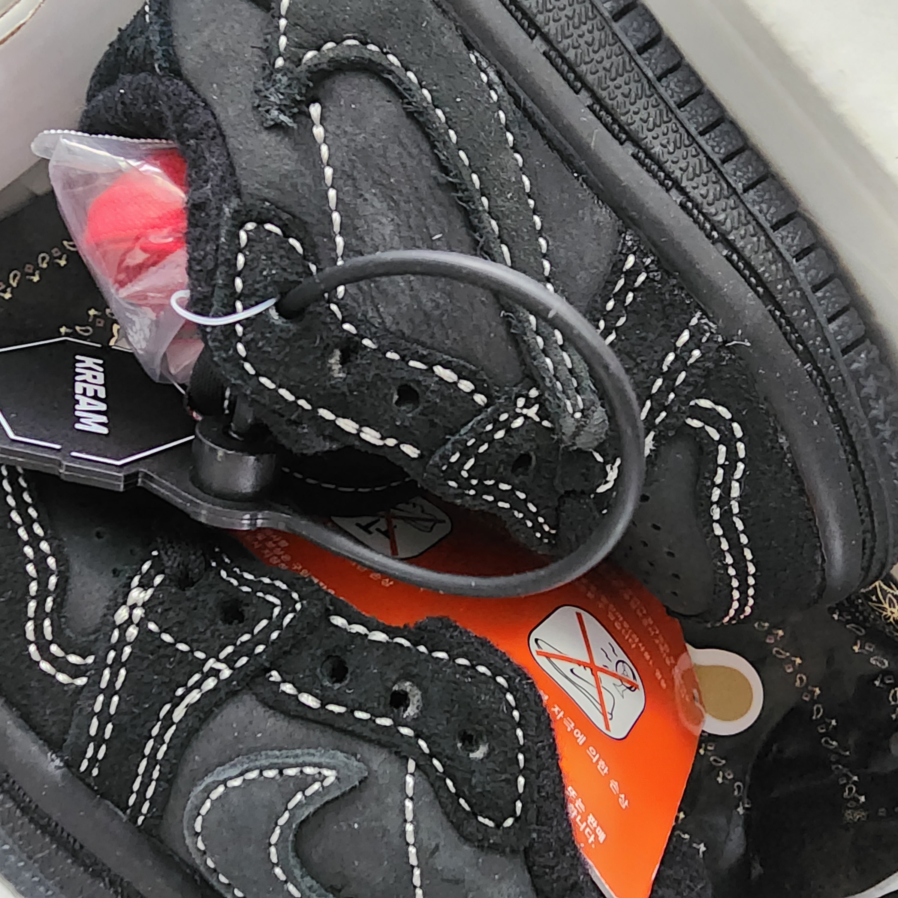 (TD) Jordan 1 x Travis Scott Retro Low OG SP Black Phantom 착용 스타일