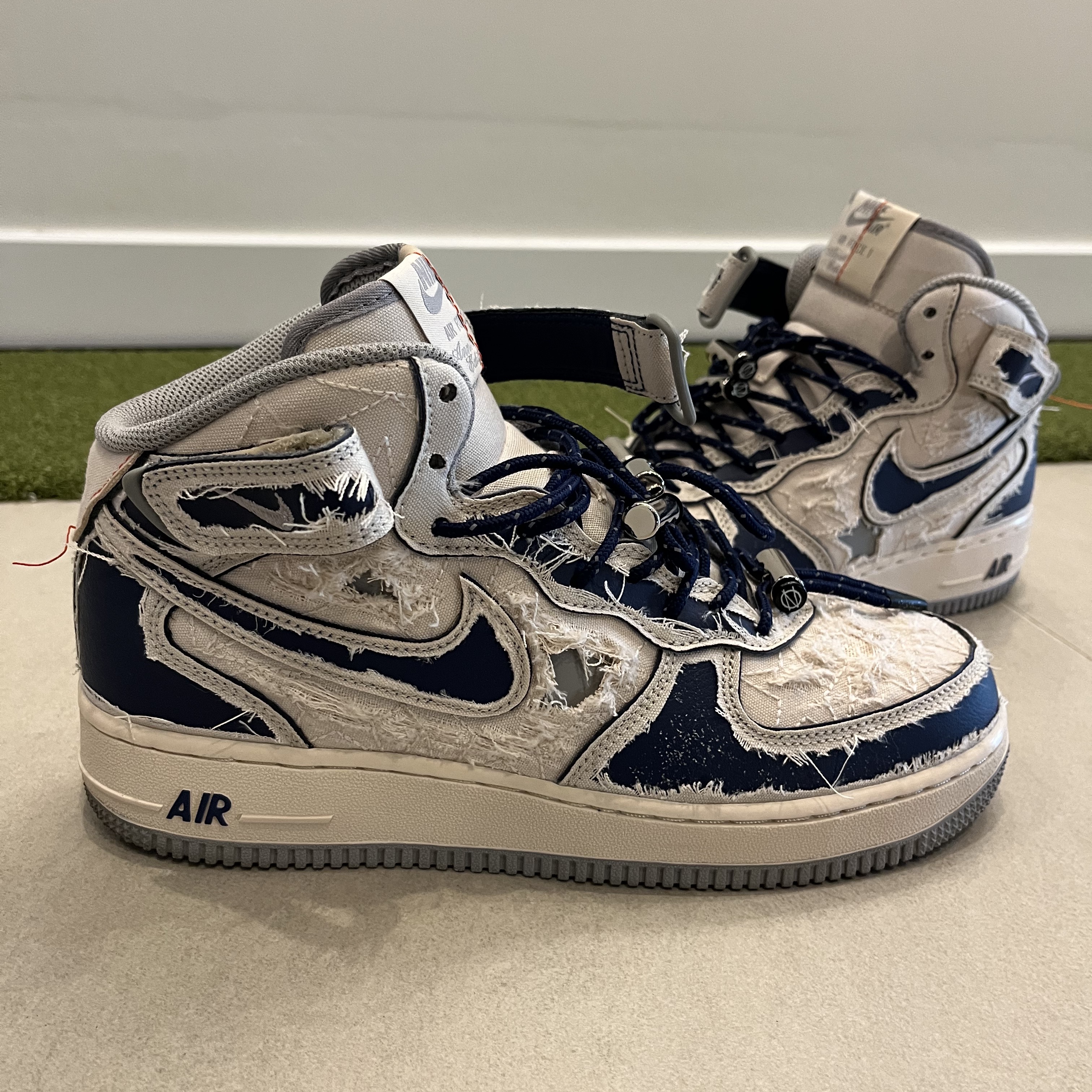 Nike Air Force 1 Mid '07 Pearl White 착용 스타일 - 1