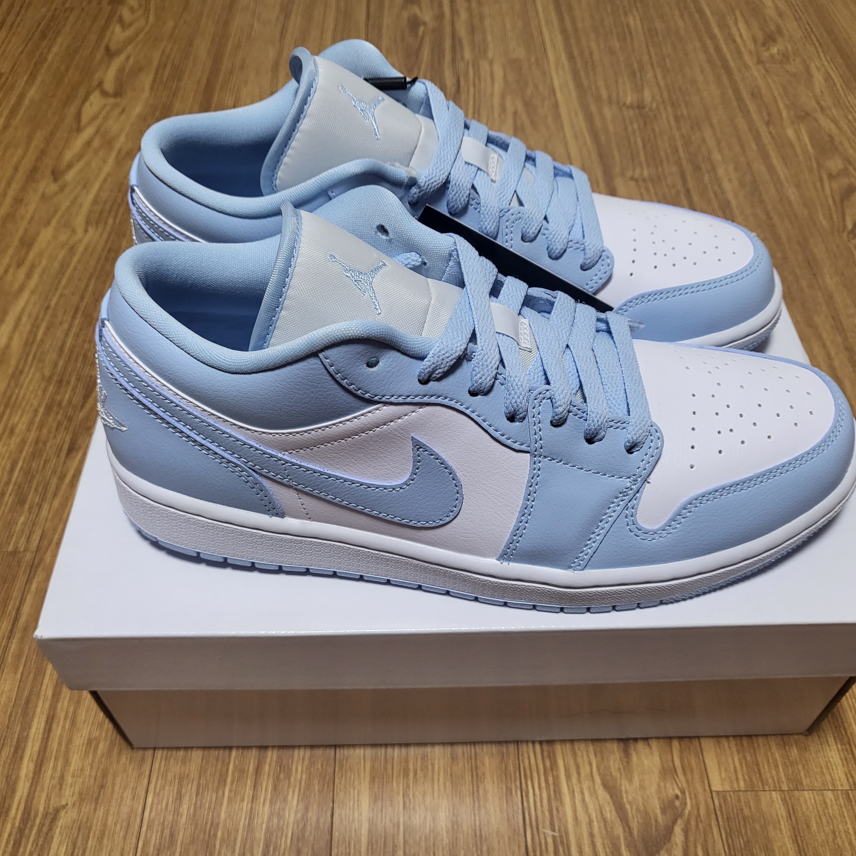 (W) Jordan 1 Low White Ice Blue 착용 스타일