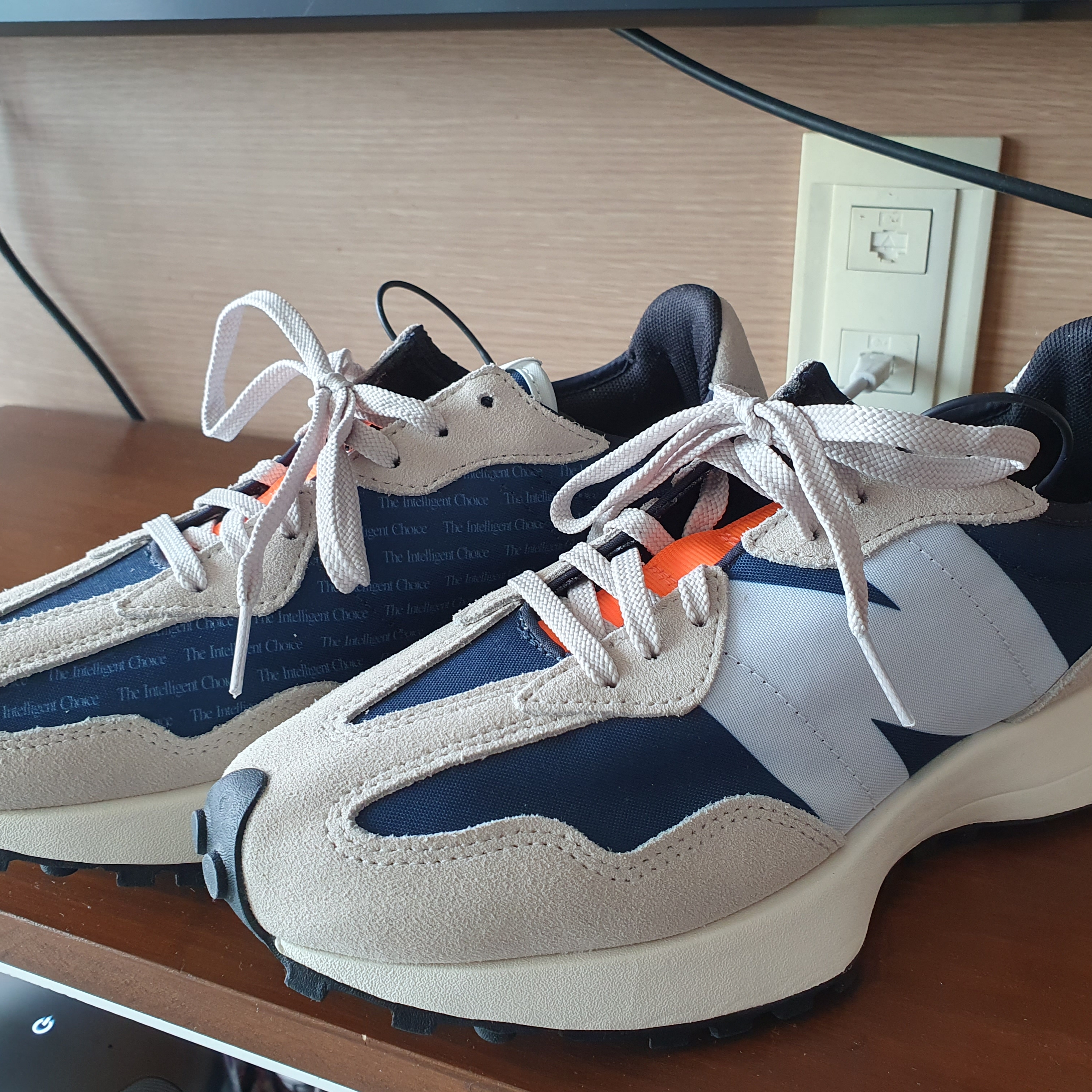 (W) New Balance 327 Outerspace Light Grey, Nike x J.Crew Killshot 2 Sail Midnight Navy 착용 스타일 - 4