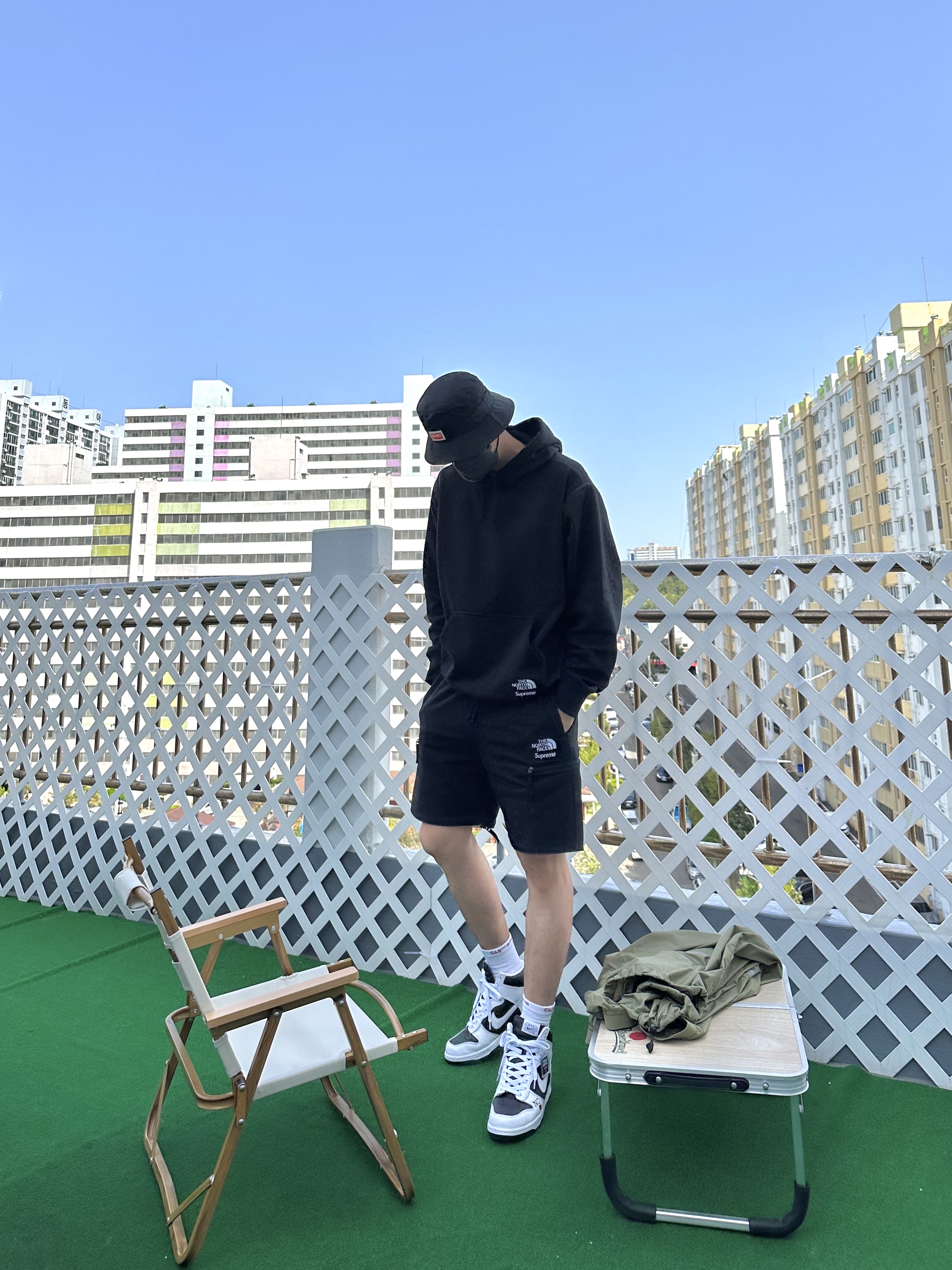 Kenzo Jungle Bucket Hat Black, Supreme x The North Face Convertible Hooded Sweatshirt Black - 23SS 착용 스타일 - 2