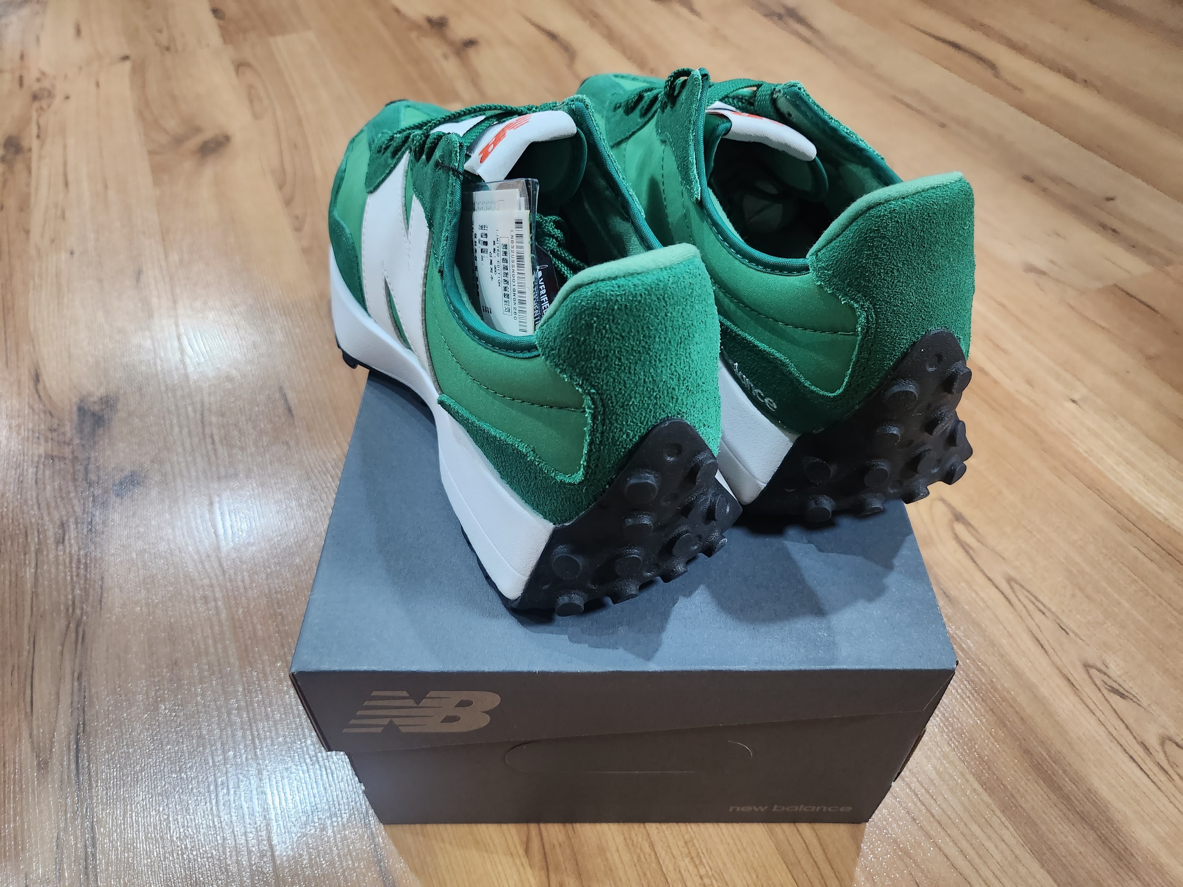 New Balance 327 Light Rogue Wave 착용 스타일 - 4