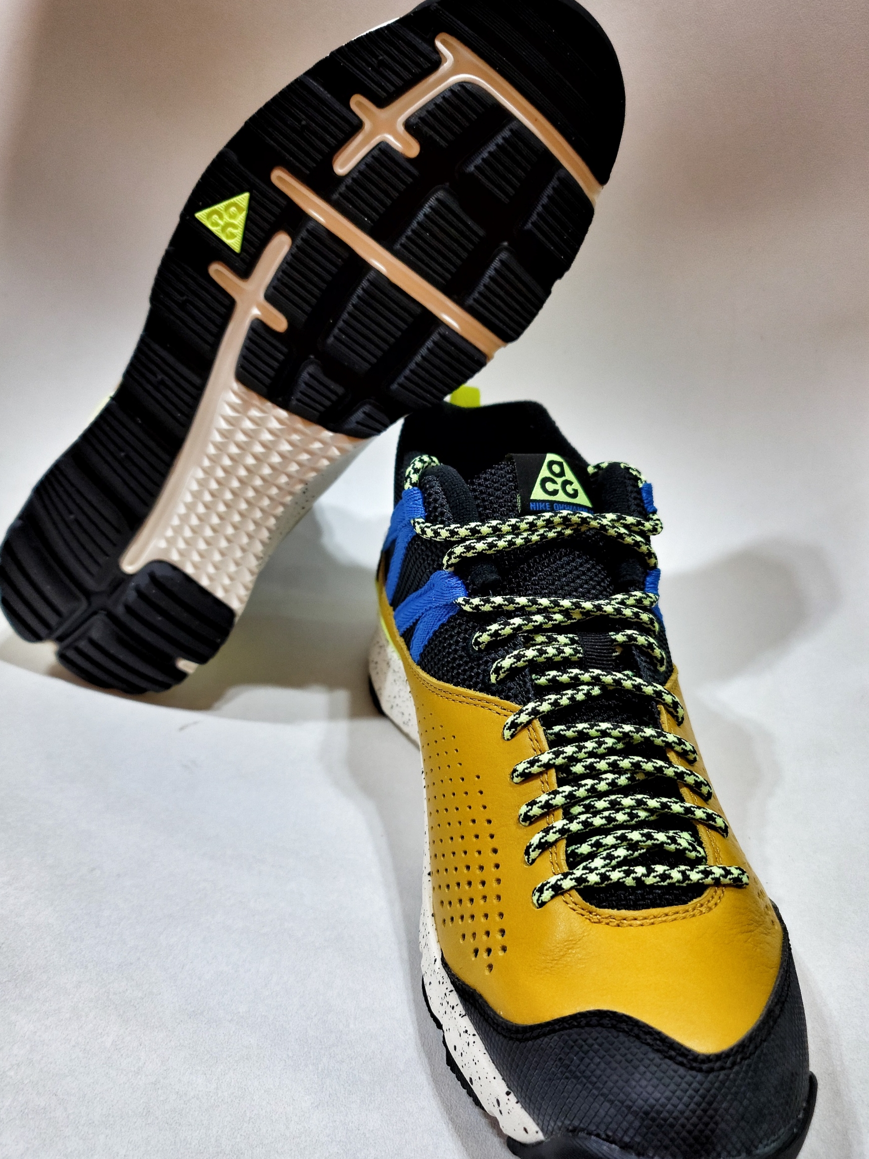 Nike ACG Okwahn 2 Golden Beige 착용 스타일 - 2