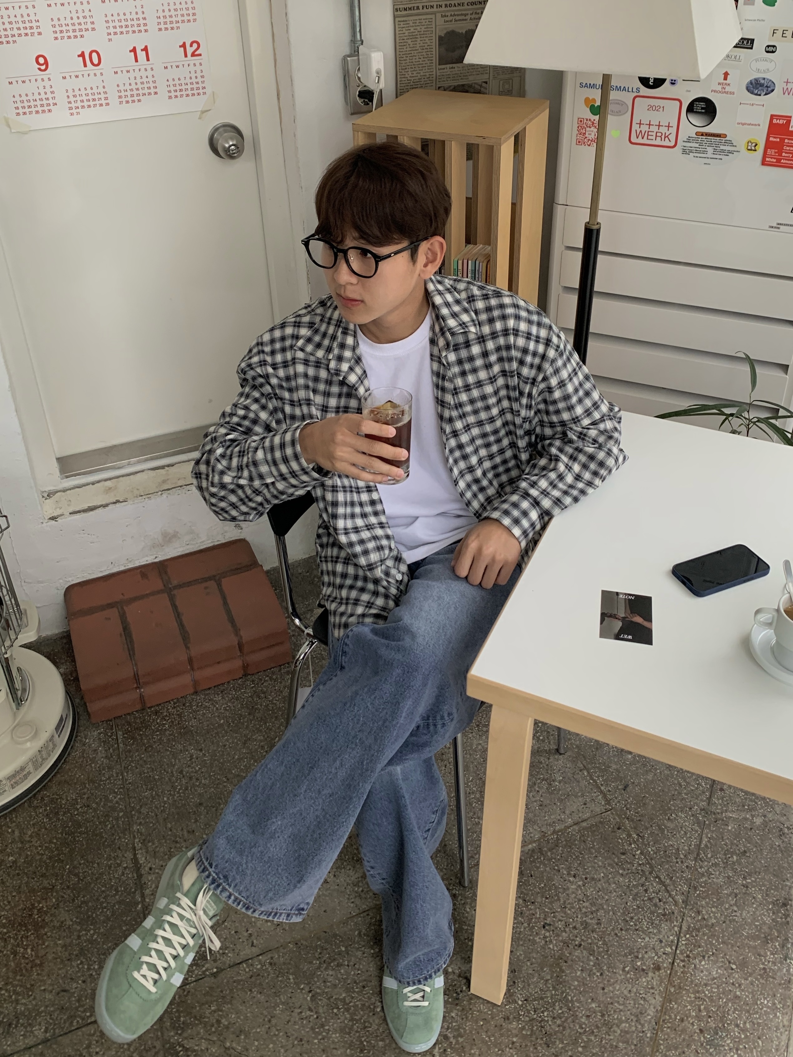 Adidas Tobacco Silver Green Pantone 착용 스타일 - 1