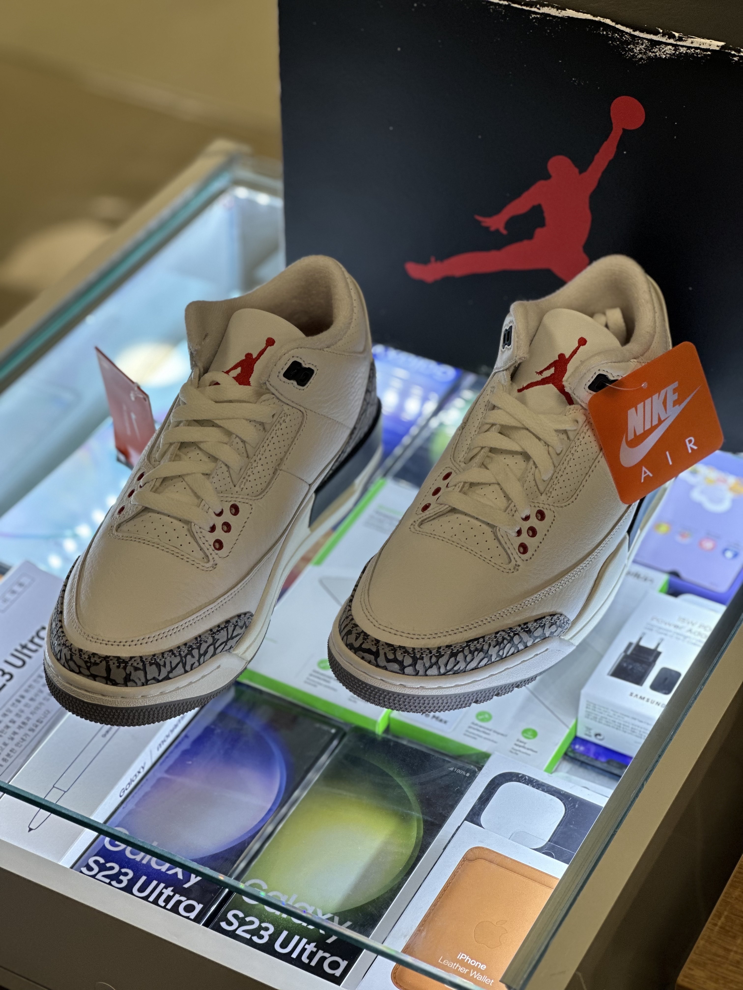 Jordan 3 Retro White Cement Reimagined 착용 스타일 - 2