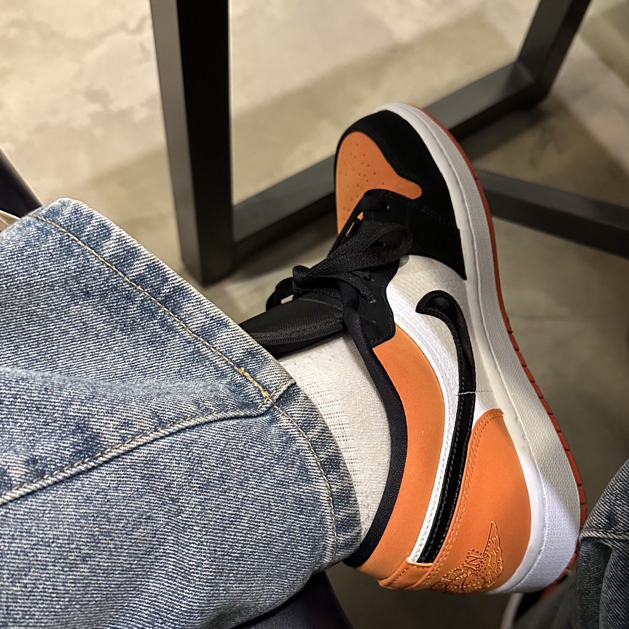 Jordan 1 Low Shattered Backboard 착용 스타일