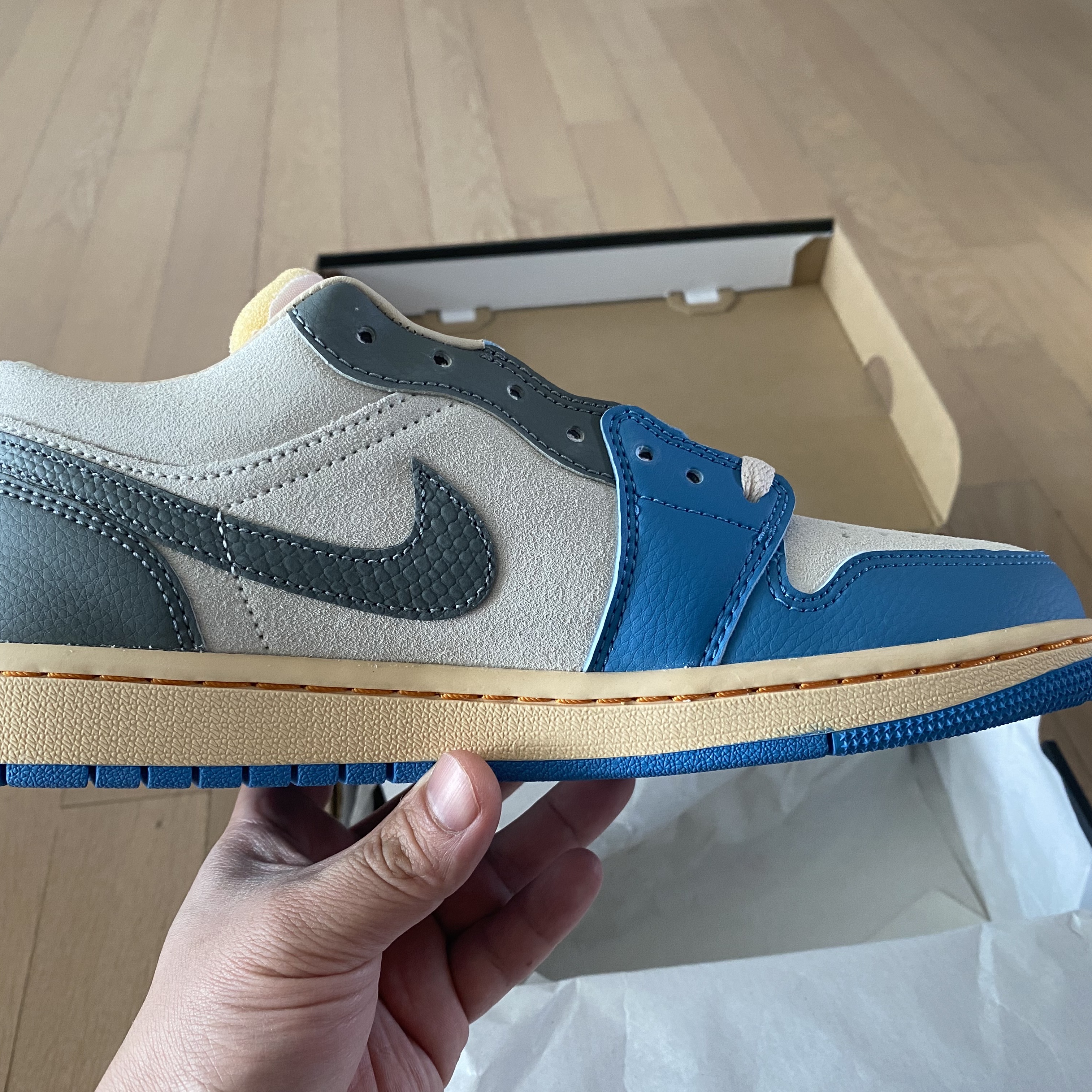 Jordan 1 Low SE Tokyo 96 착용 스타일 - 3