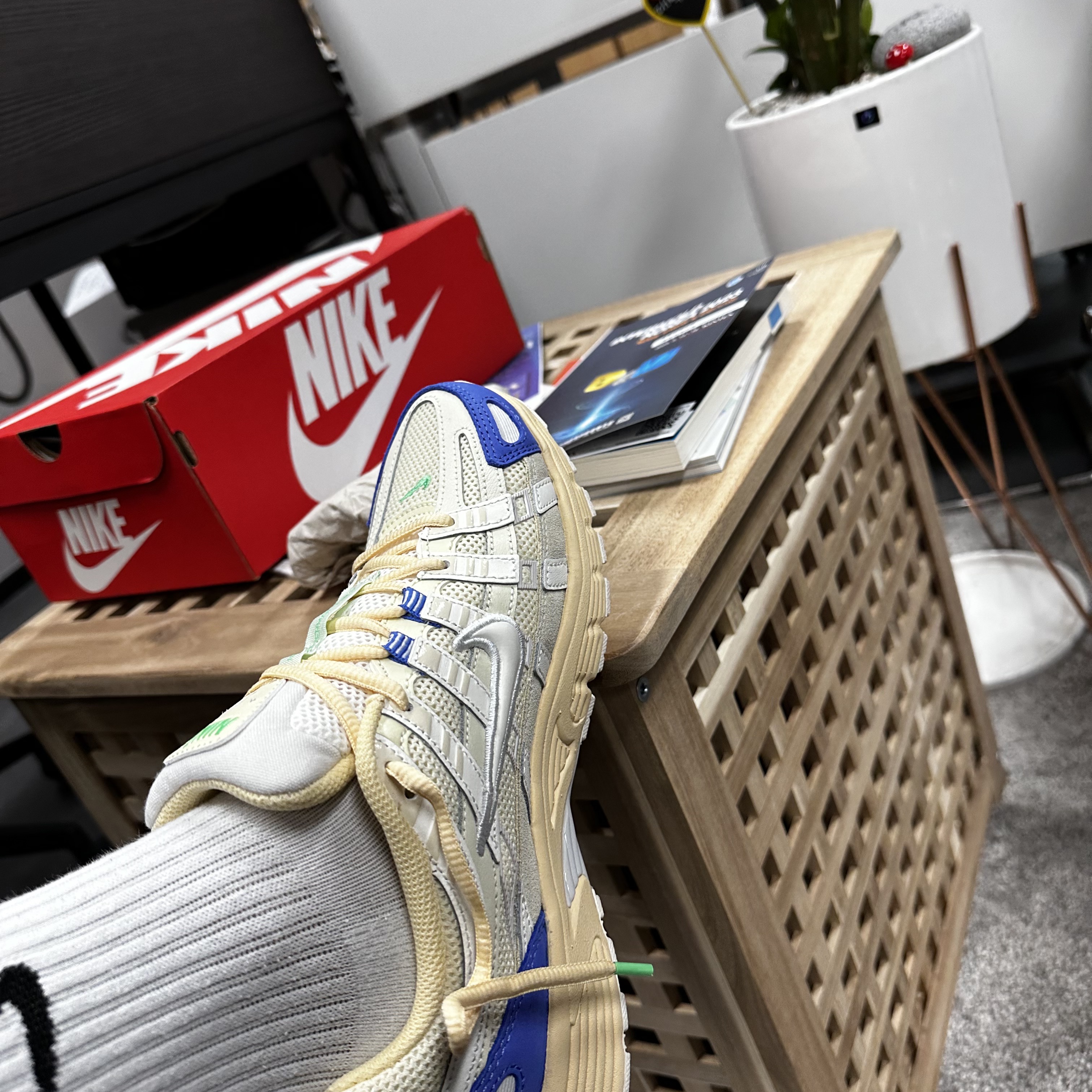 Nike P-6000 Coconut Milk Medium Blue, Nike Air Max 1 '86 Original Big Bubble 착용 스타일 - 3