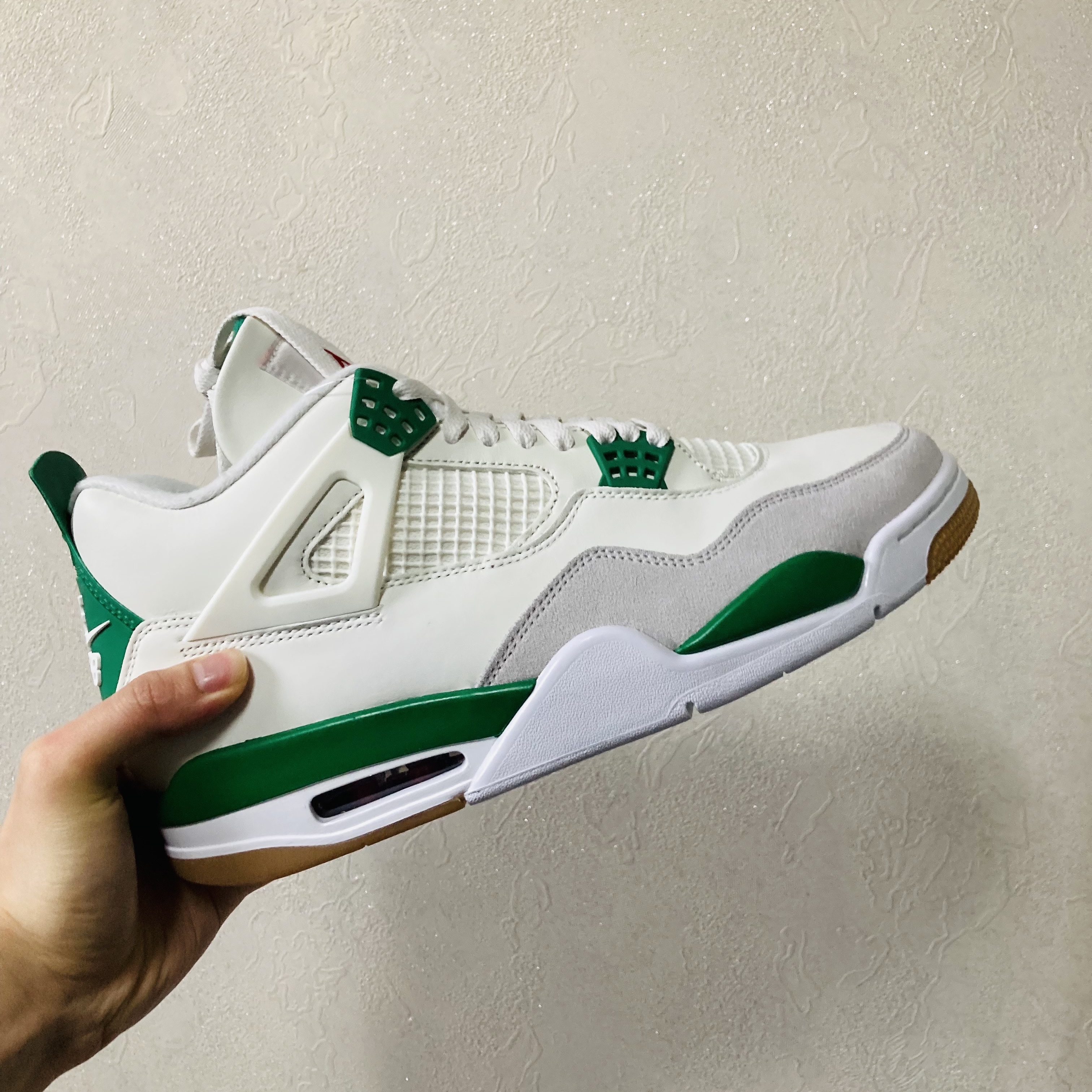 Jordan 4 x Nike SB Retro SP Pine Green 착용 스타일 - 1