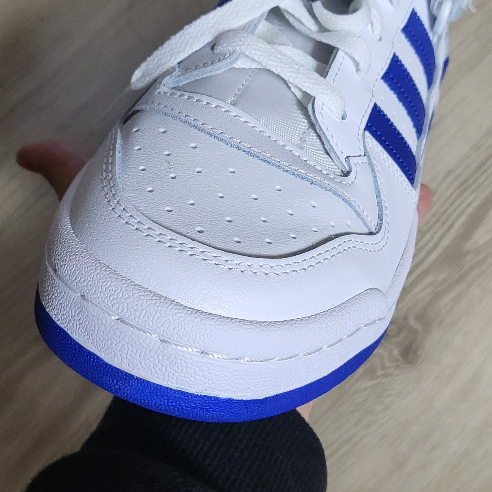 Adidas Forum Low White Royal Blue 착용 스타일
