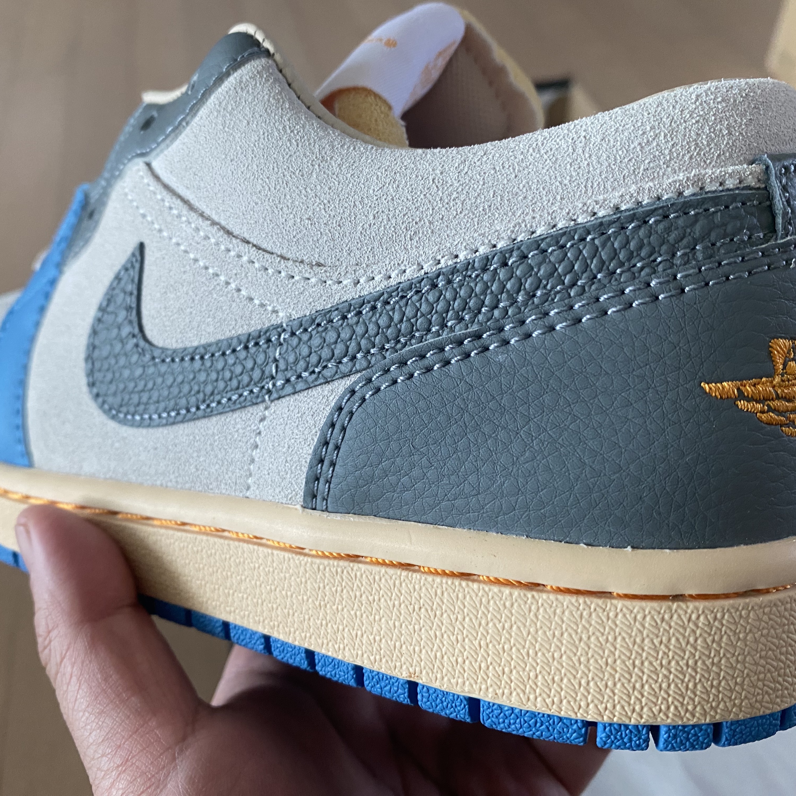Jordan 1 Low SE Tokyo 96 착용 스타일 - 5