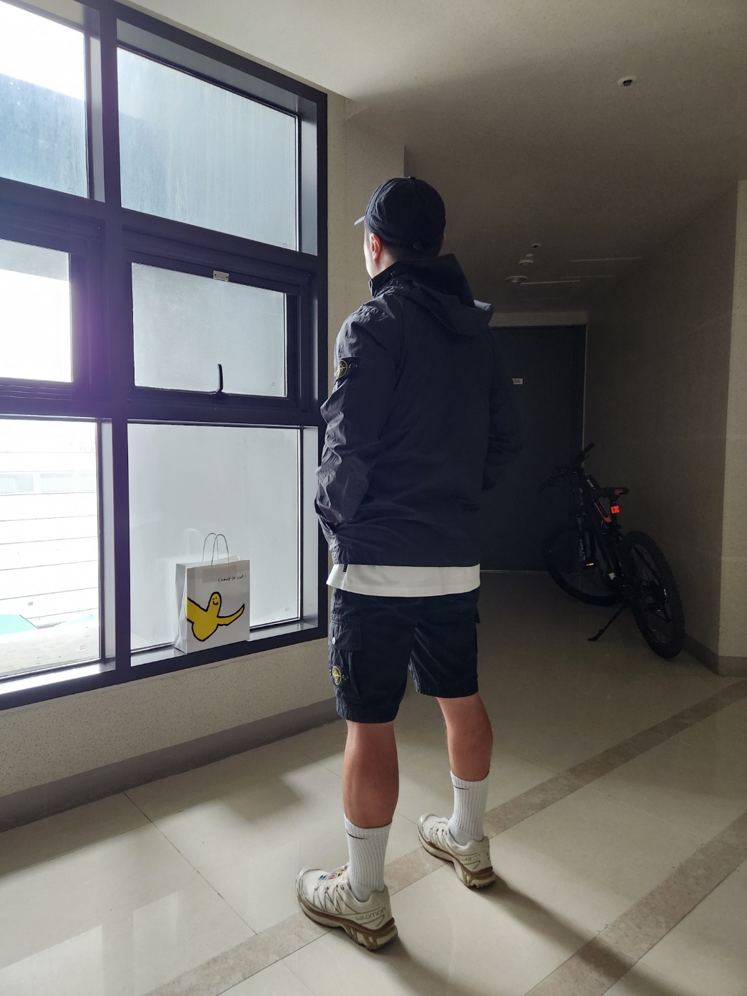 Salomon XT-6 Turtledove, Stone Island 40223 Membrana 3L TC Garment Dyed Hooded Jacket Black - 22SS 착용 스타일