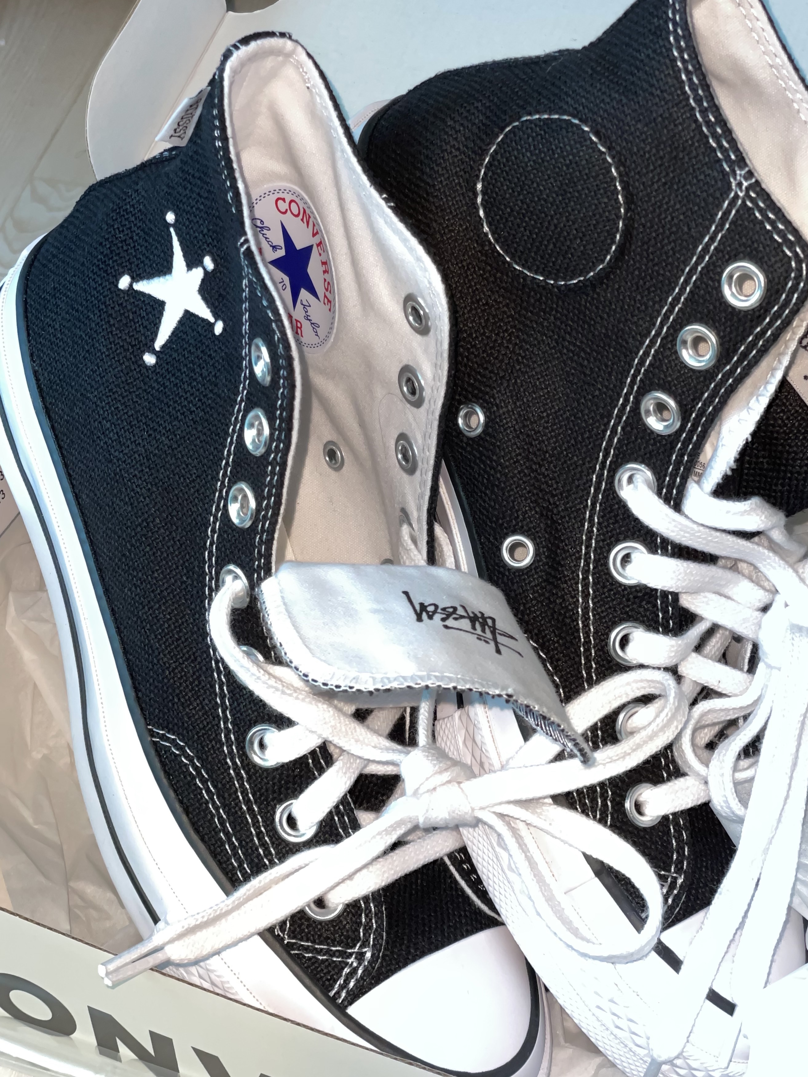 Converse x Stussy Chuck 70 High Black 착용 스타일 - 1