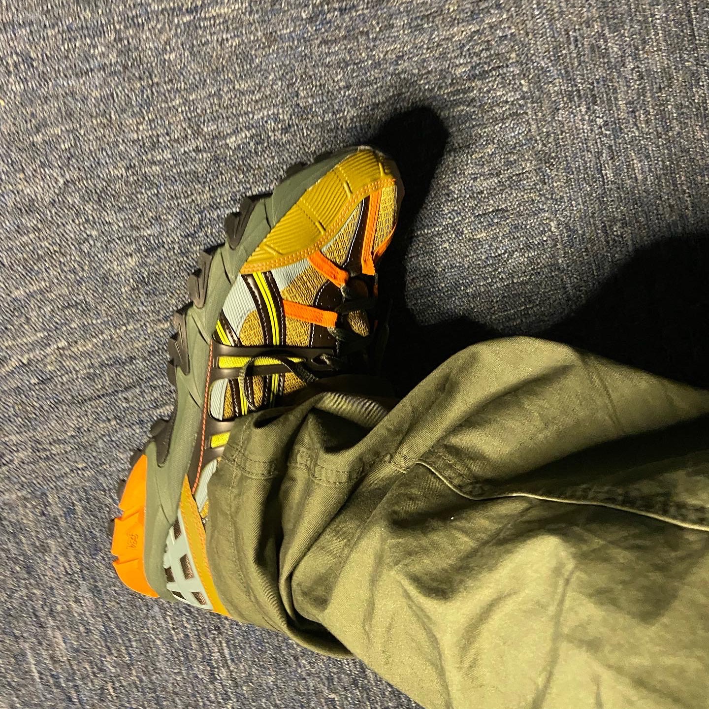 Asics x Andersson Bell Gel-Sonoma 15-50 Olive Oil Dark Brown 착용 스타일 - 2