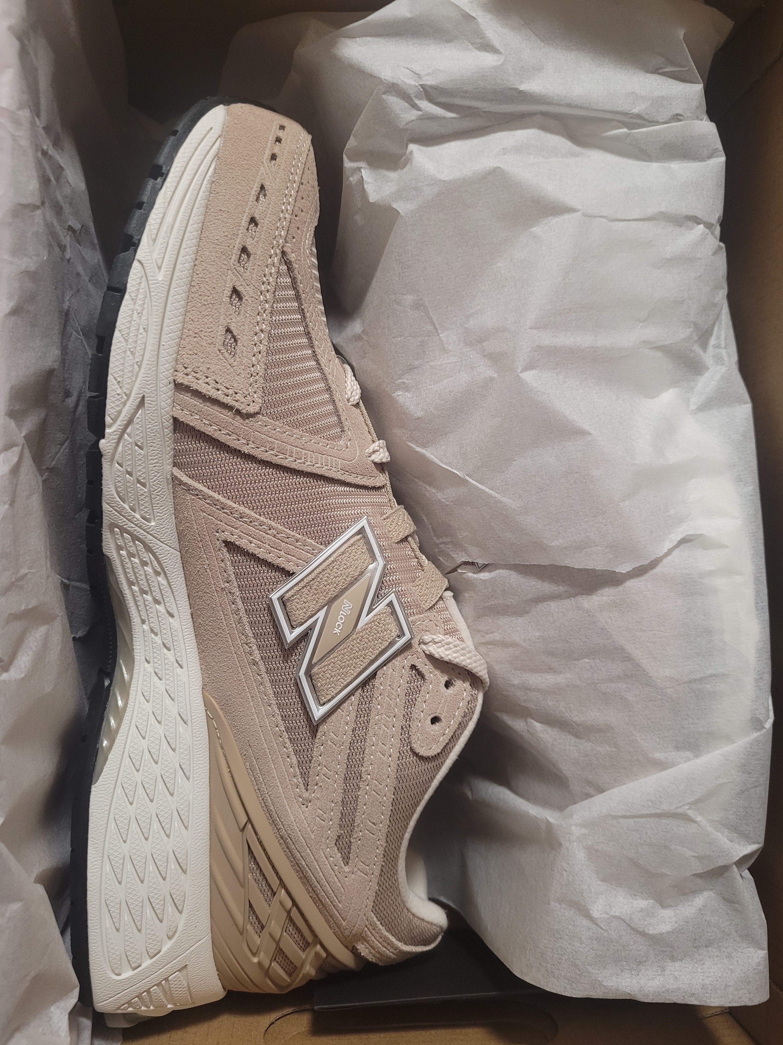 New Balance 1906R Mindful Grey 착용 스타일