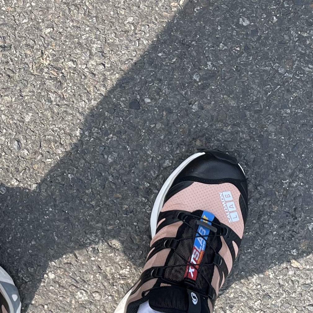 Salomon XT-4 Tobacco Brown 착용 스타일