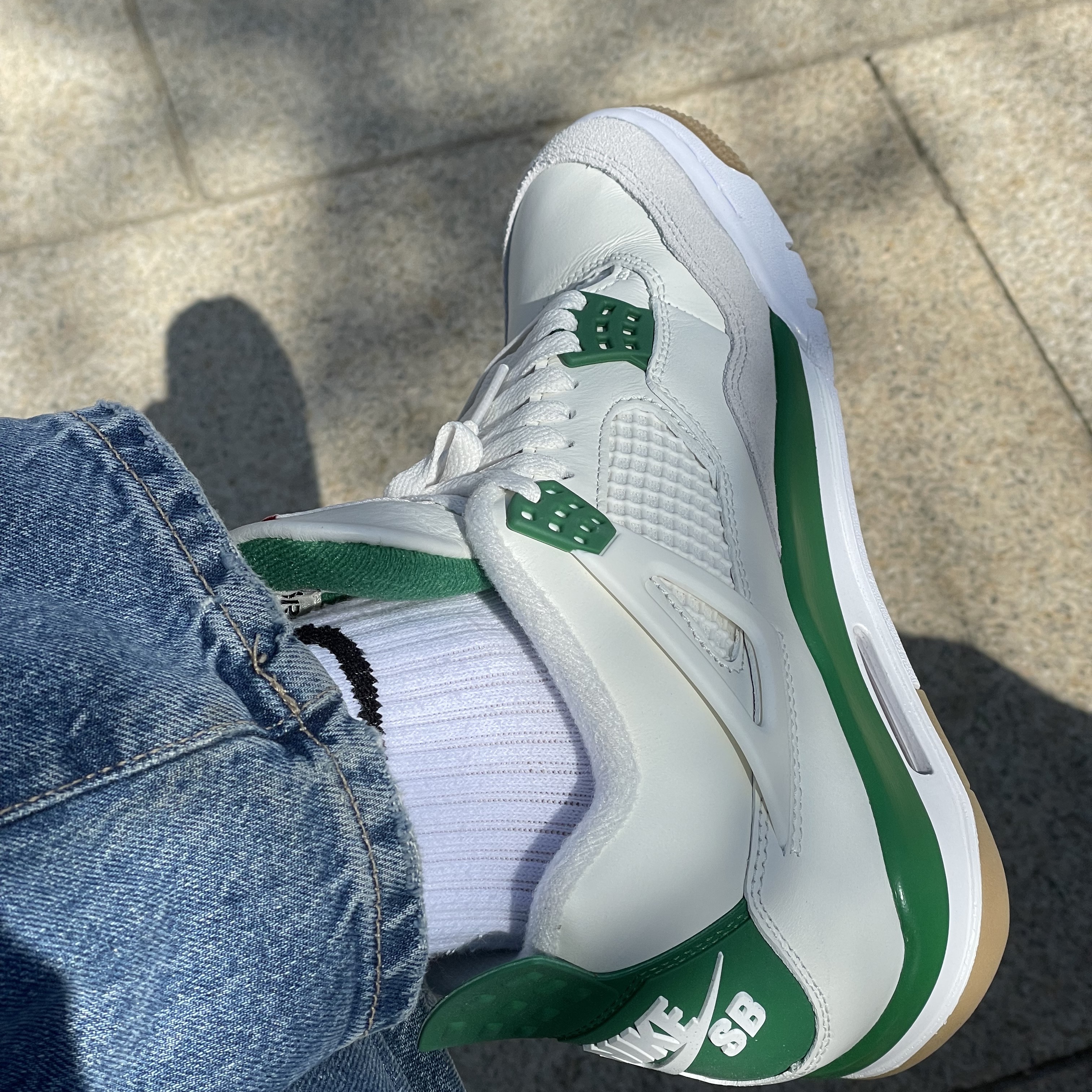 Jordan 4 x Nike SB Retro SP Pine Green 착용 스타일 - 3