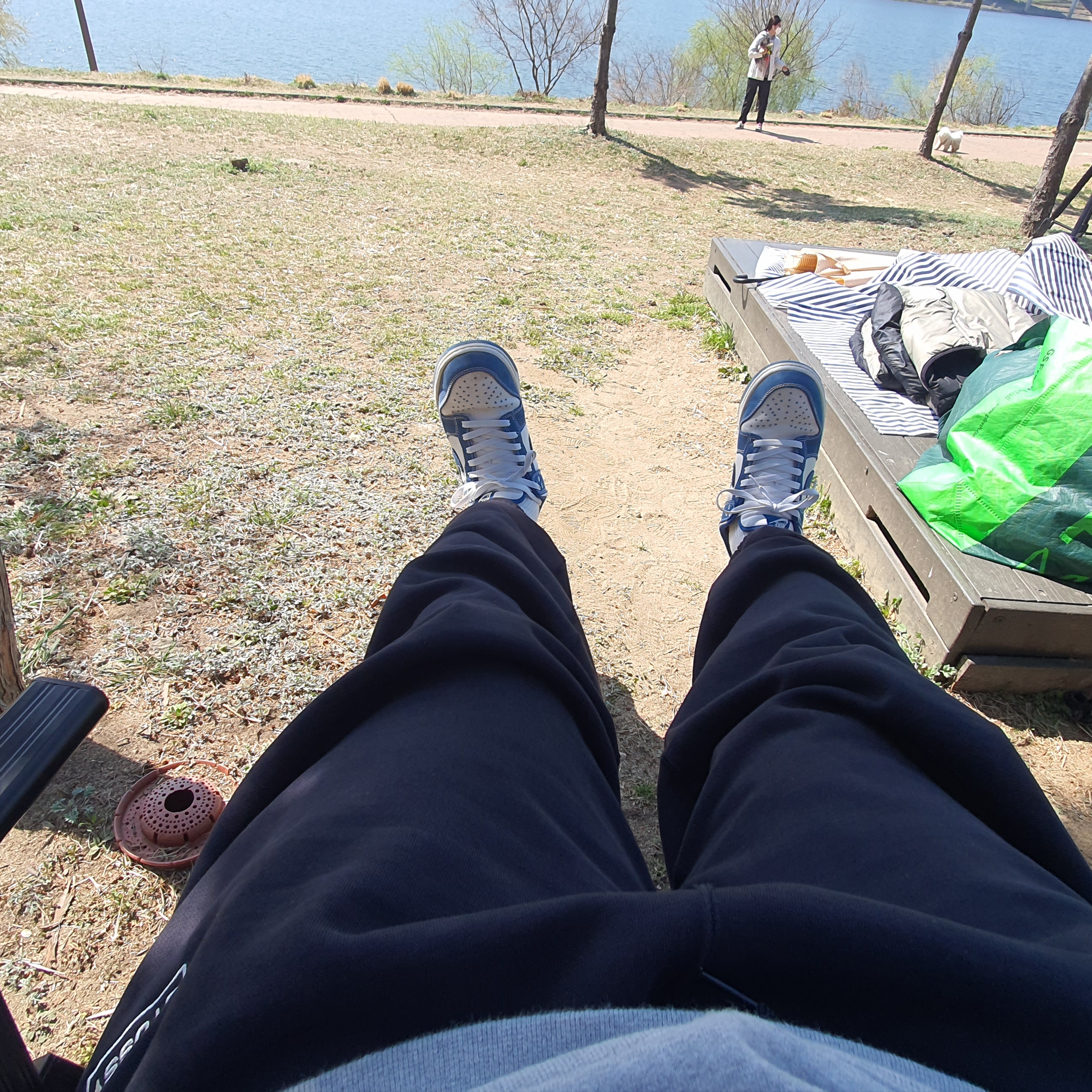 Nike x Stussy NRG Washed Fleece Pants Black (DO5296-010), Nike Dunk Low Retro SE Industrial Blue 착용 스타일
