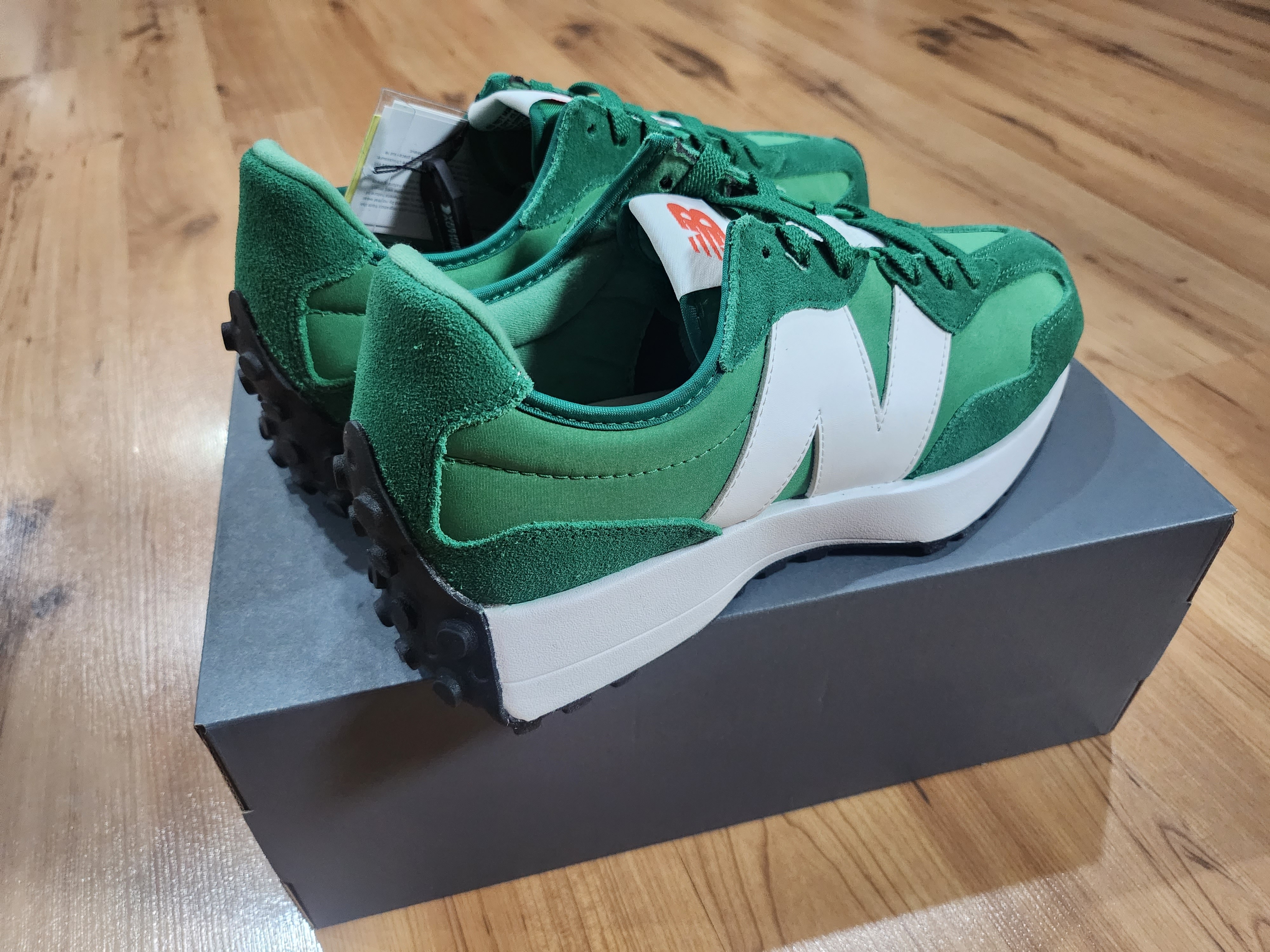 New Balance 327 Light Rogue Wave 착용 스타일 - 5
