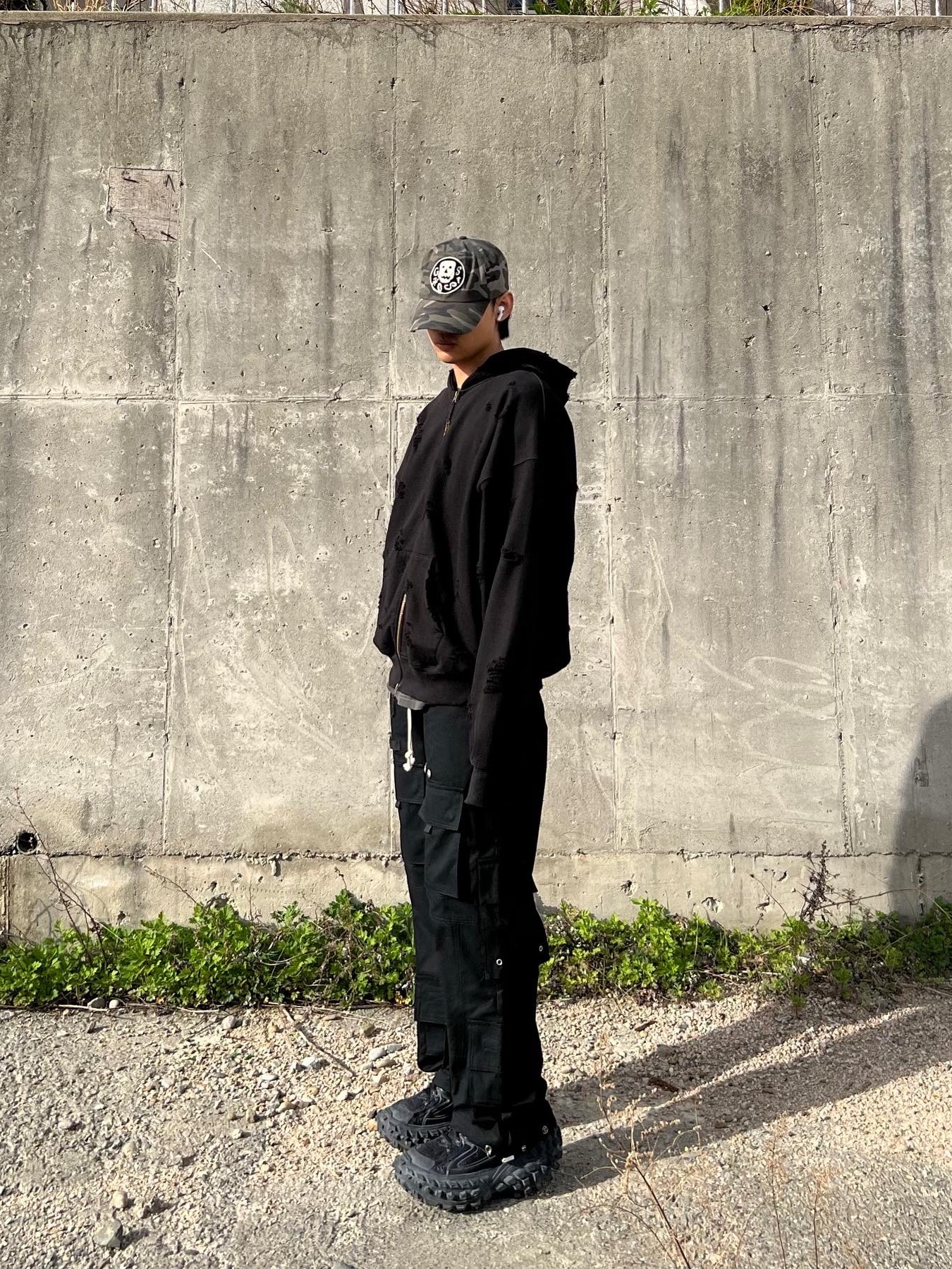 Undermycar Otter Oversized Damage-Washed Hood Zip-Up Sepia - 22FW, Balenciaga Defender Sneakers Black 착용 스타일 - 1