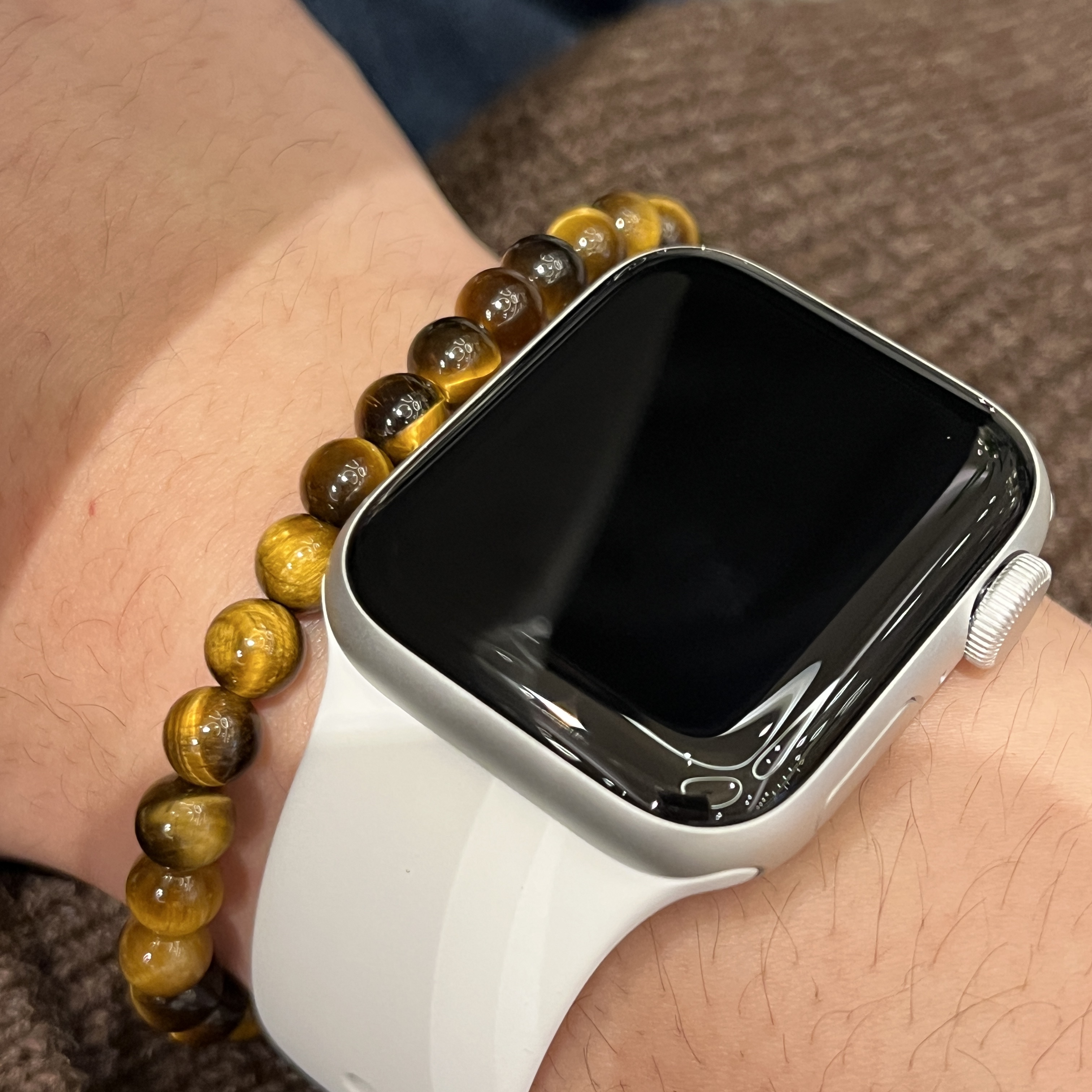 Apple Watch SE 40mm GPS Silver Aluminum Case with Sport Band White (Korean Ver.) 착용 스타일