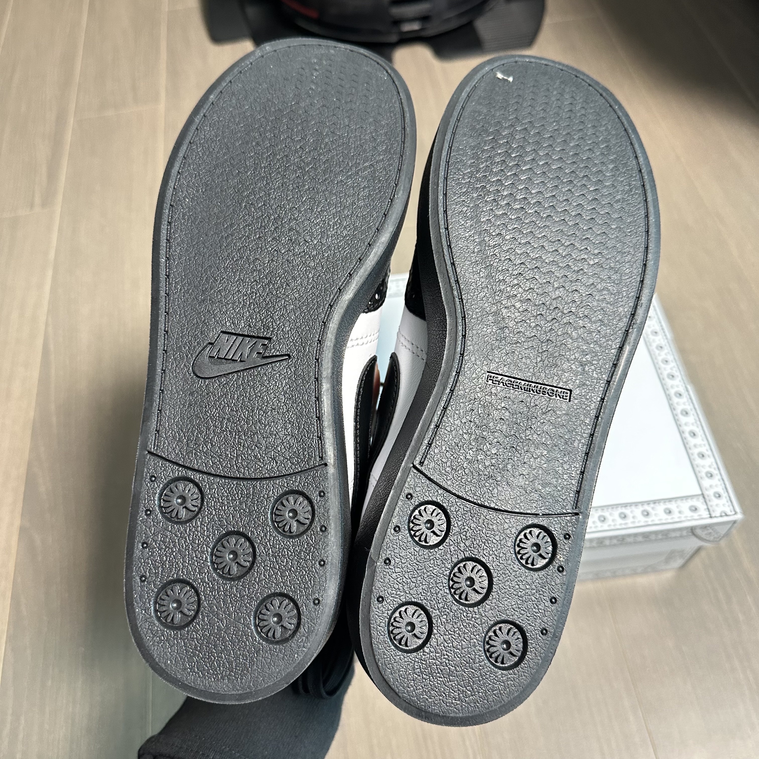 Nike x Peaceminusone Kwondo1 Black and White 착용 스타일 - 5