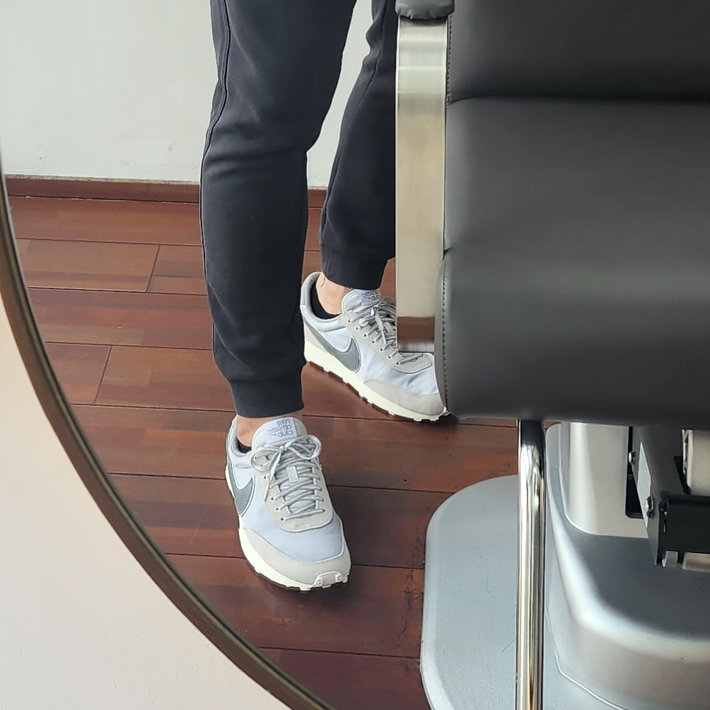 (W) Nike Daybreak SE Light Smoke Grey 착용 스타일 - 2