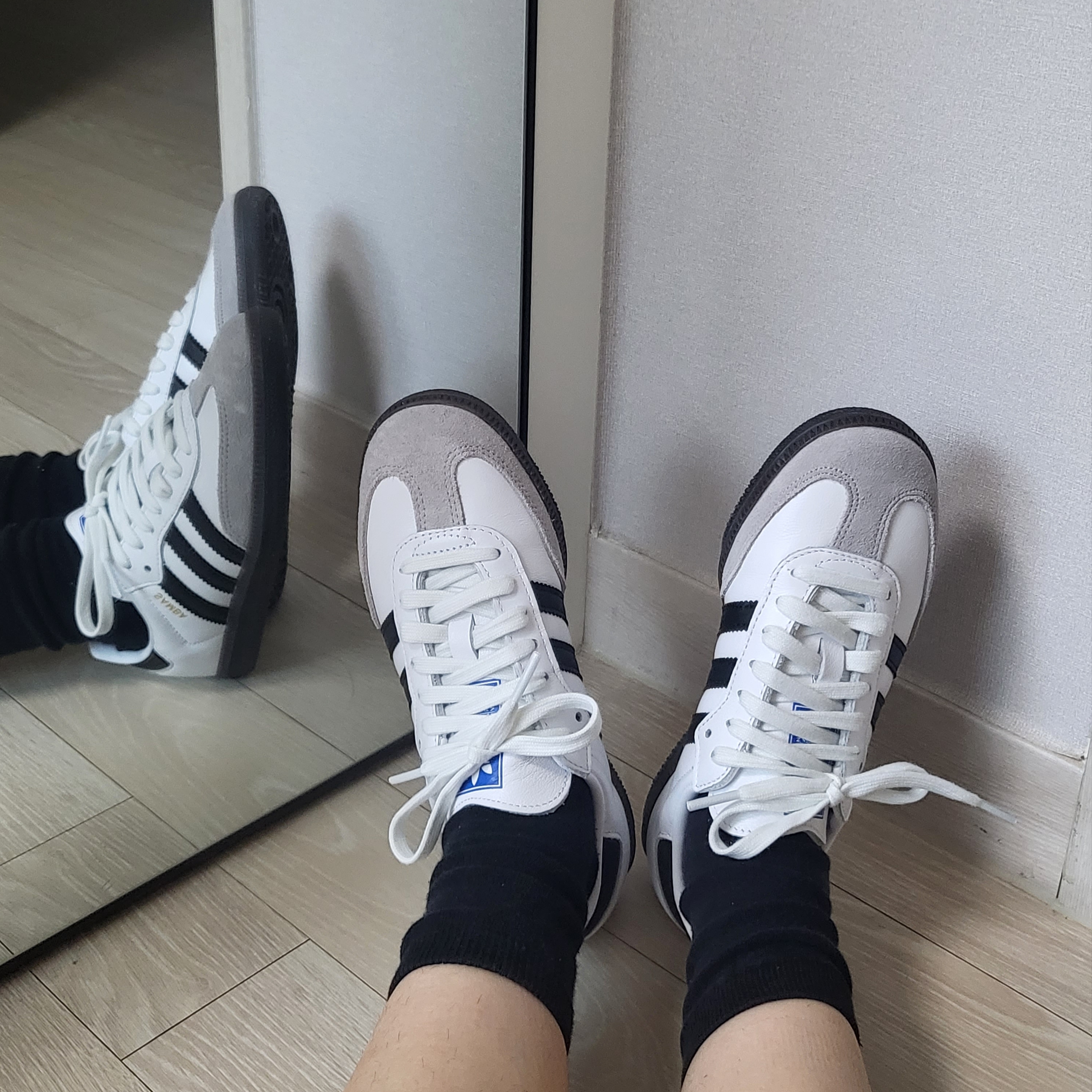 Adidas Samba OG Cloud White 착용 스타일 - 2