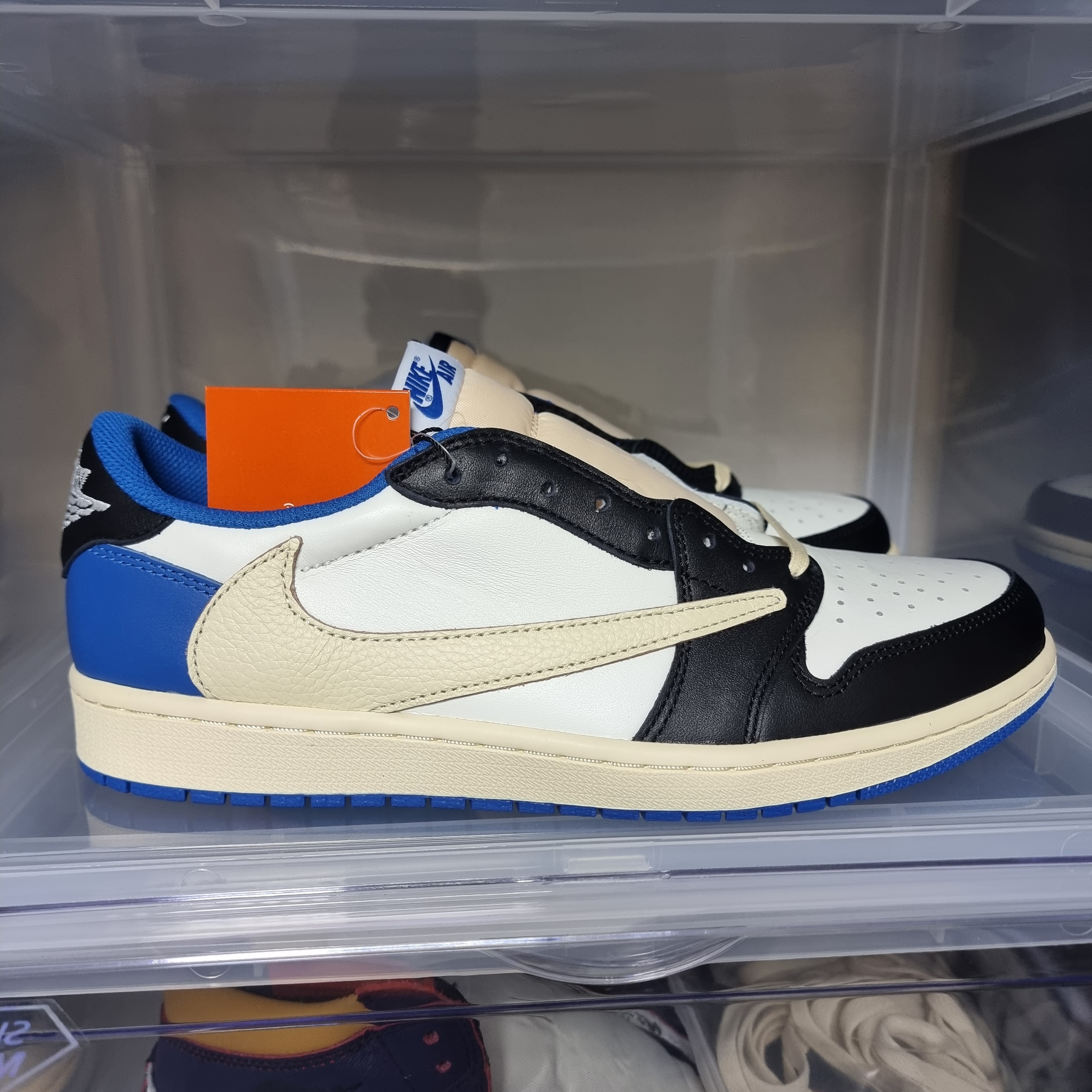 Jordan 1 x Travis Scott x Fragment Retro Low OG SP Military Blue 착용 스타일